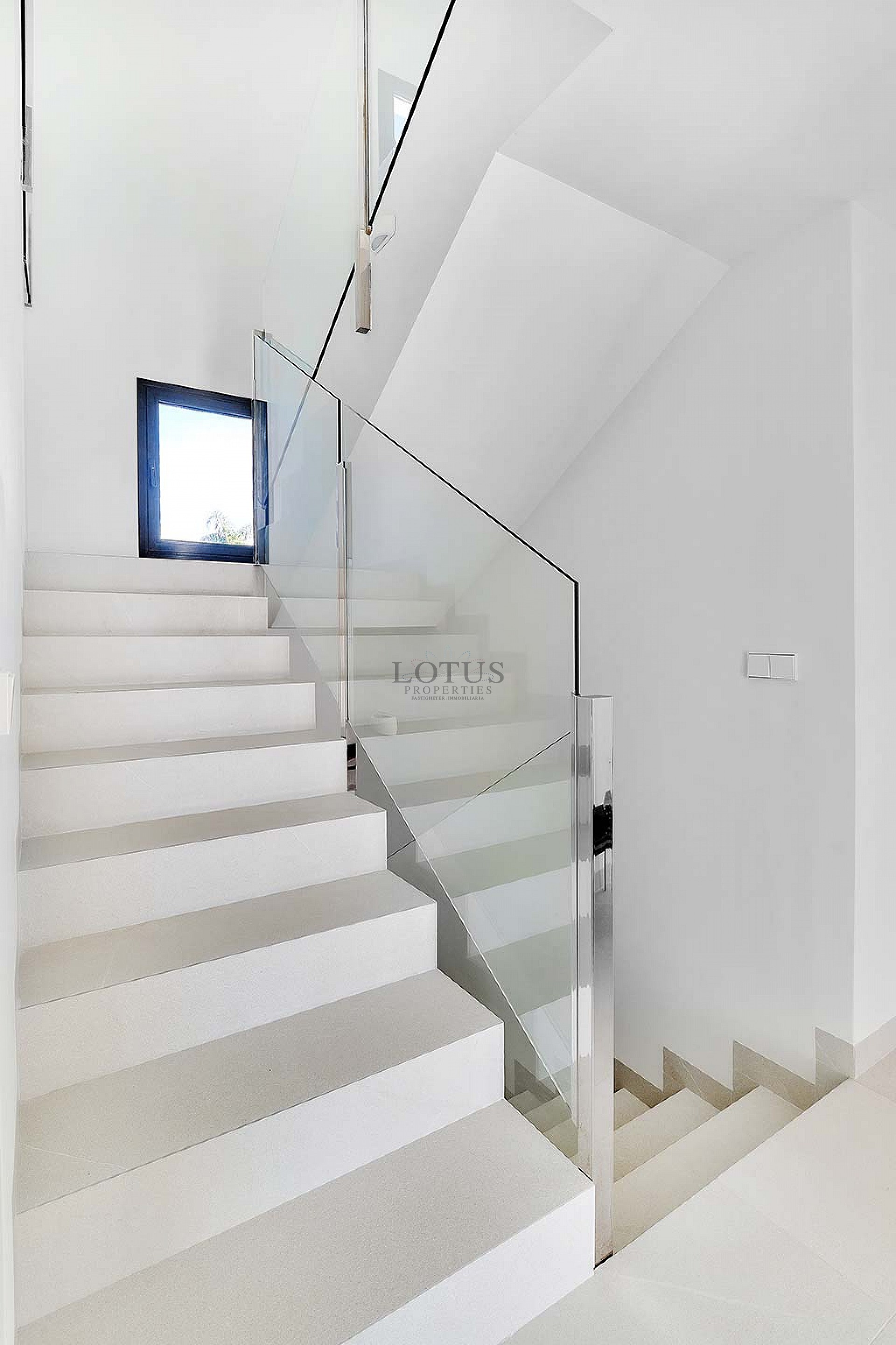 En nyproducerad lyxvilla utöver det vanliga - Lotus Properties