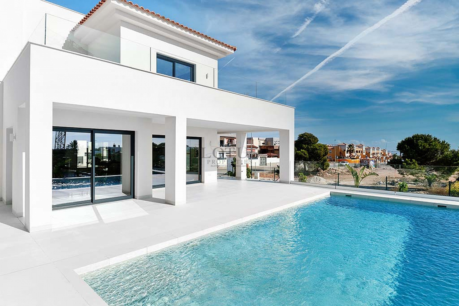 En nyproducerad lyxvilla utöver det vanliga - Lotus Properties