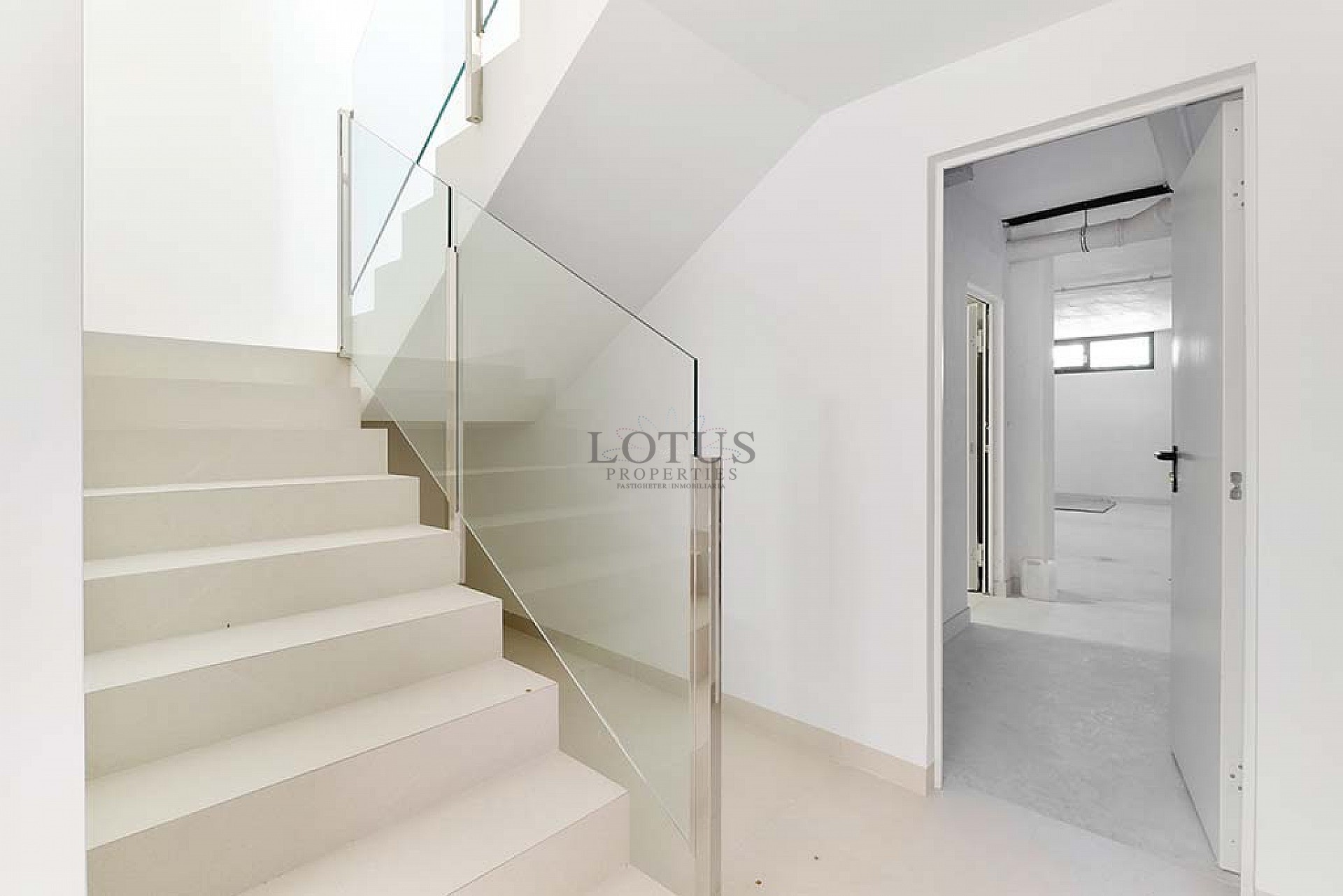 En nyproducerad lyxvilla utöver det vanliga - Lotus Properties