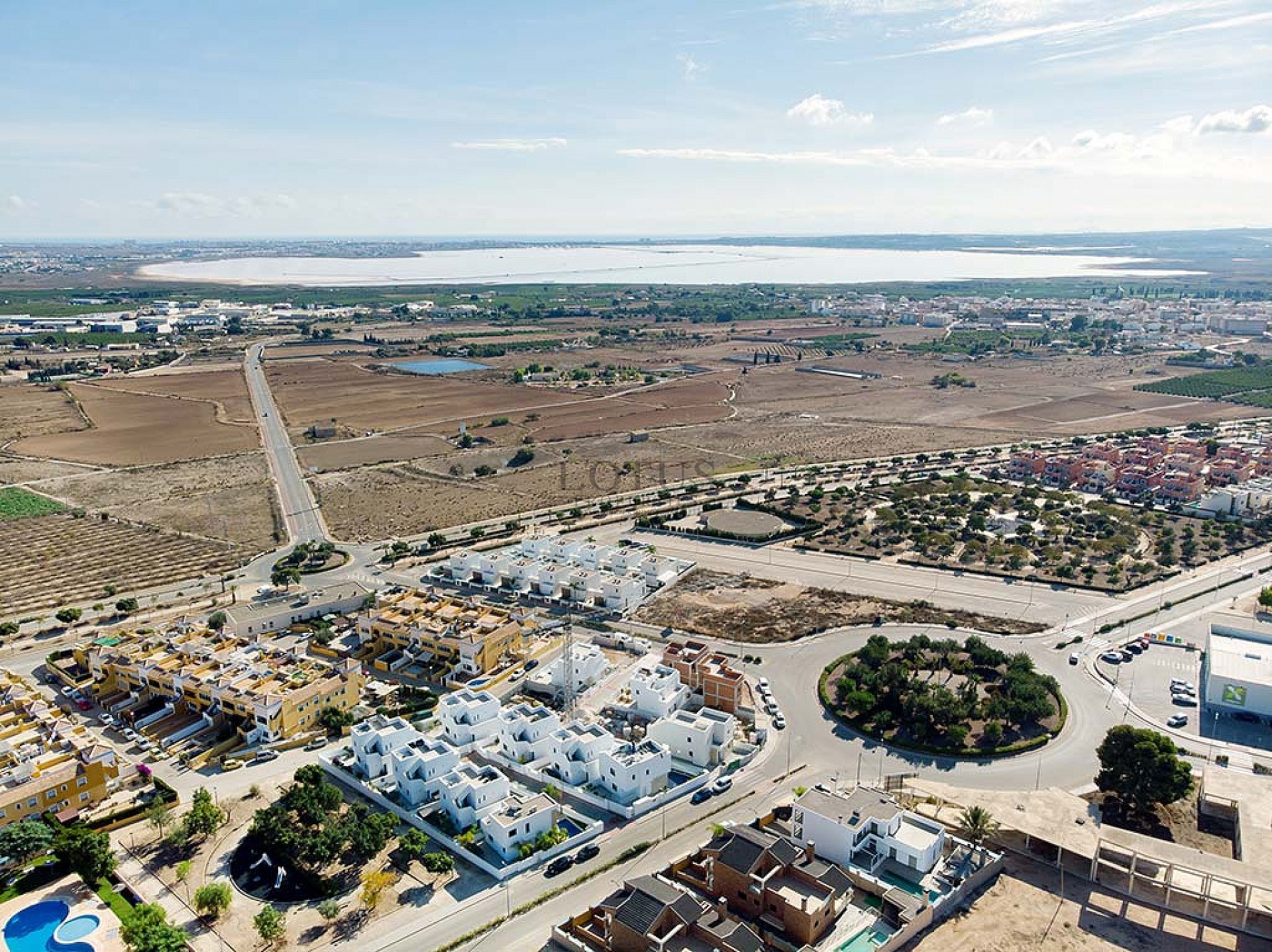 En nyproducerad lyxvilla utöver det vanliga - Lotus Properties