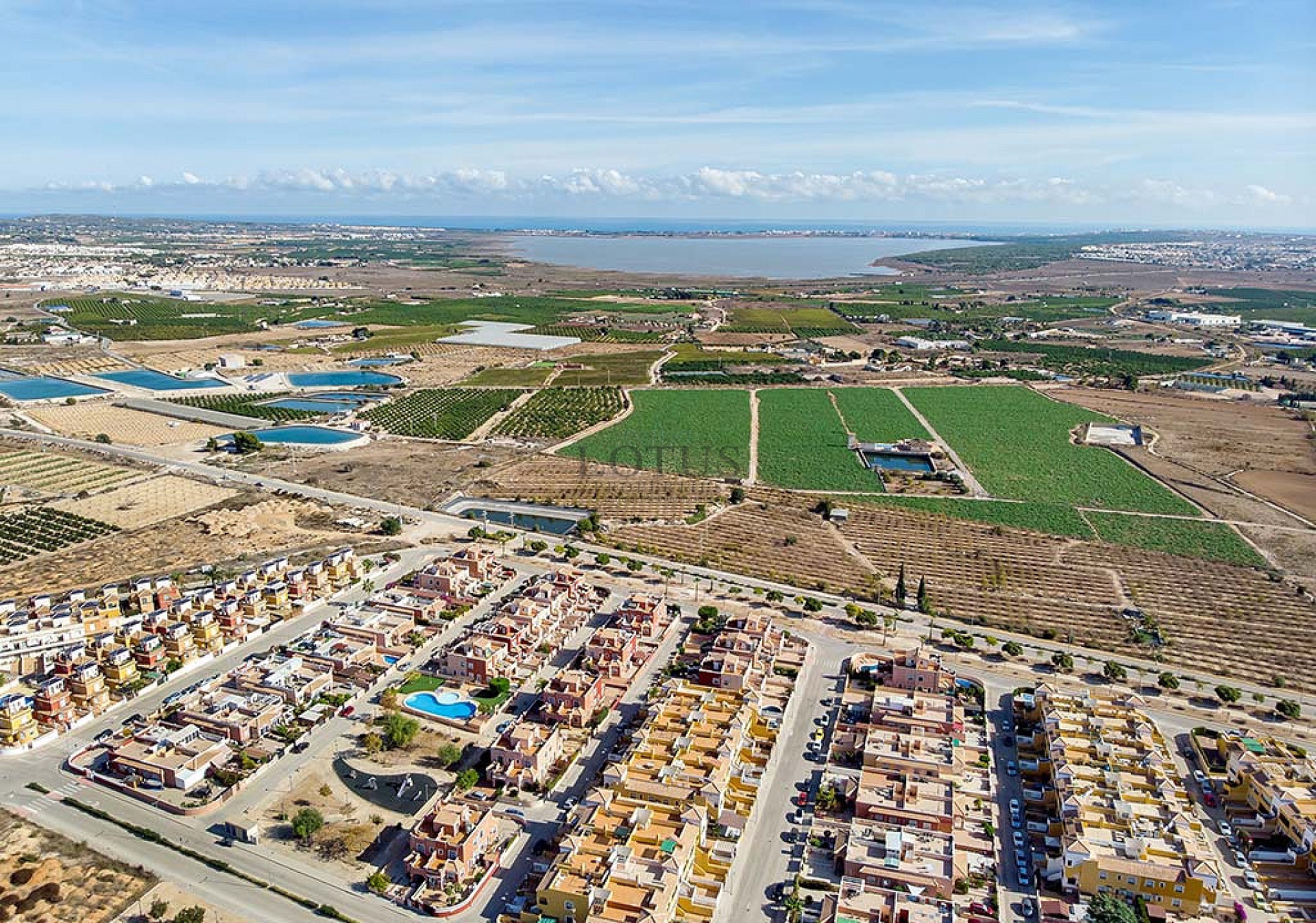 En nyproducerad lyxvilla utöver det vanliga - Lotus Properties