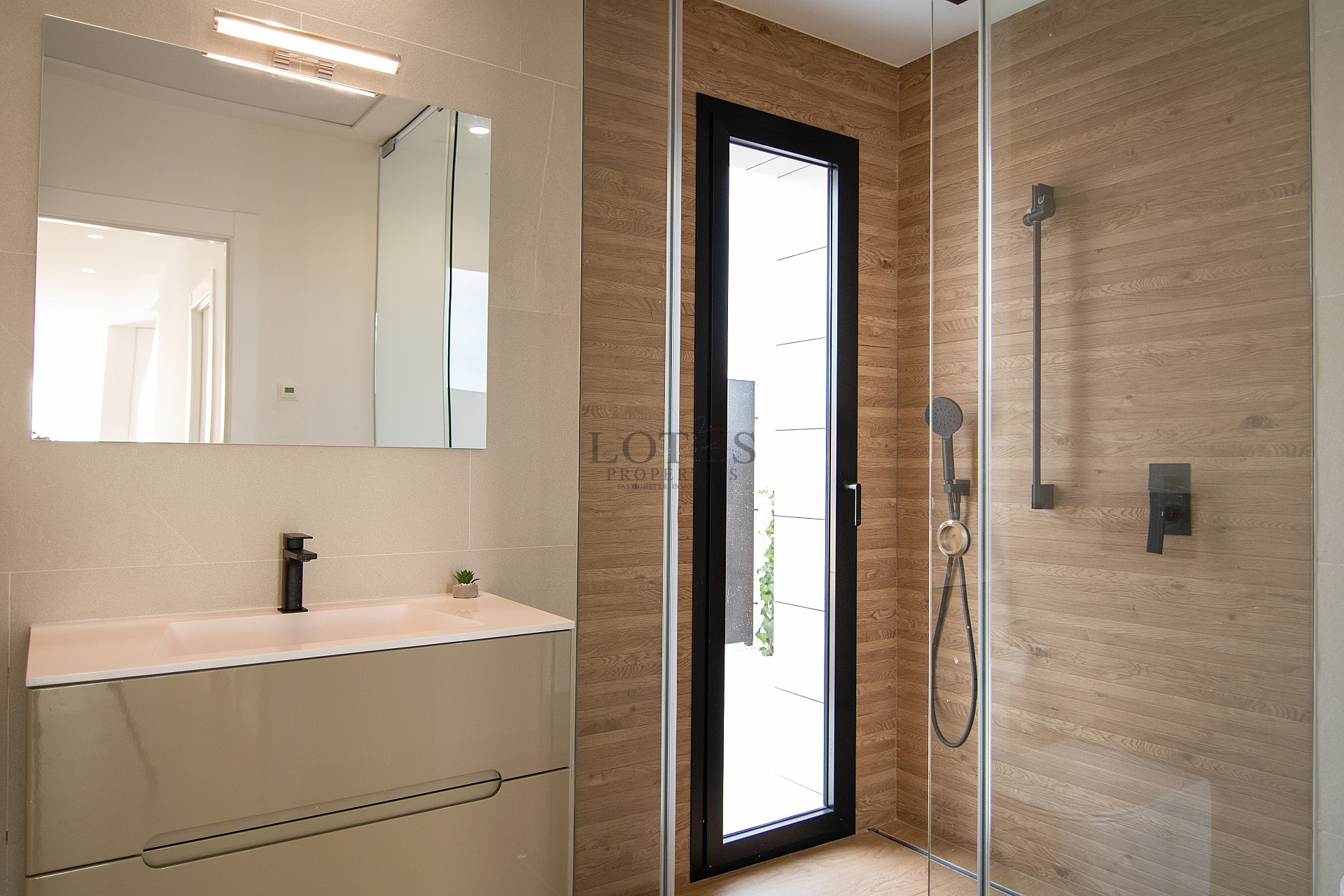 Fantastiska nyproducerade villor i två plan - Lotus Properties