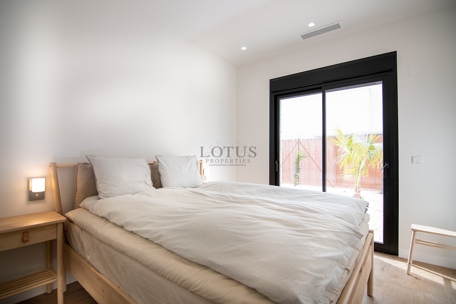 Fantastiska nyproducerade villor i två plan - Lotus Properties