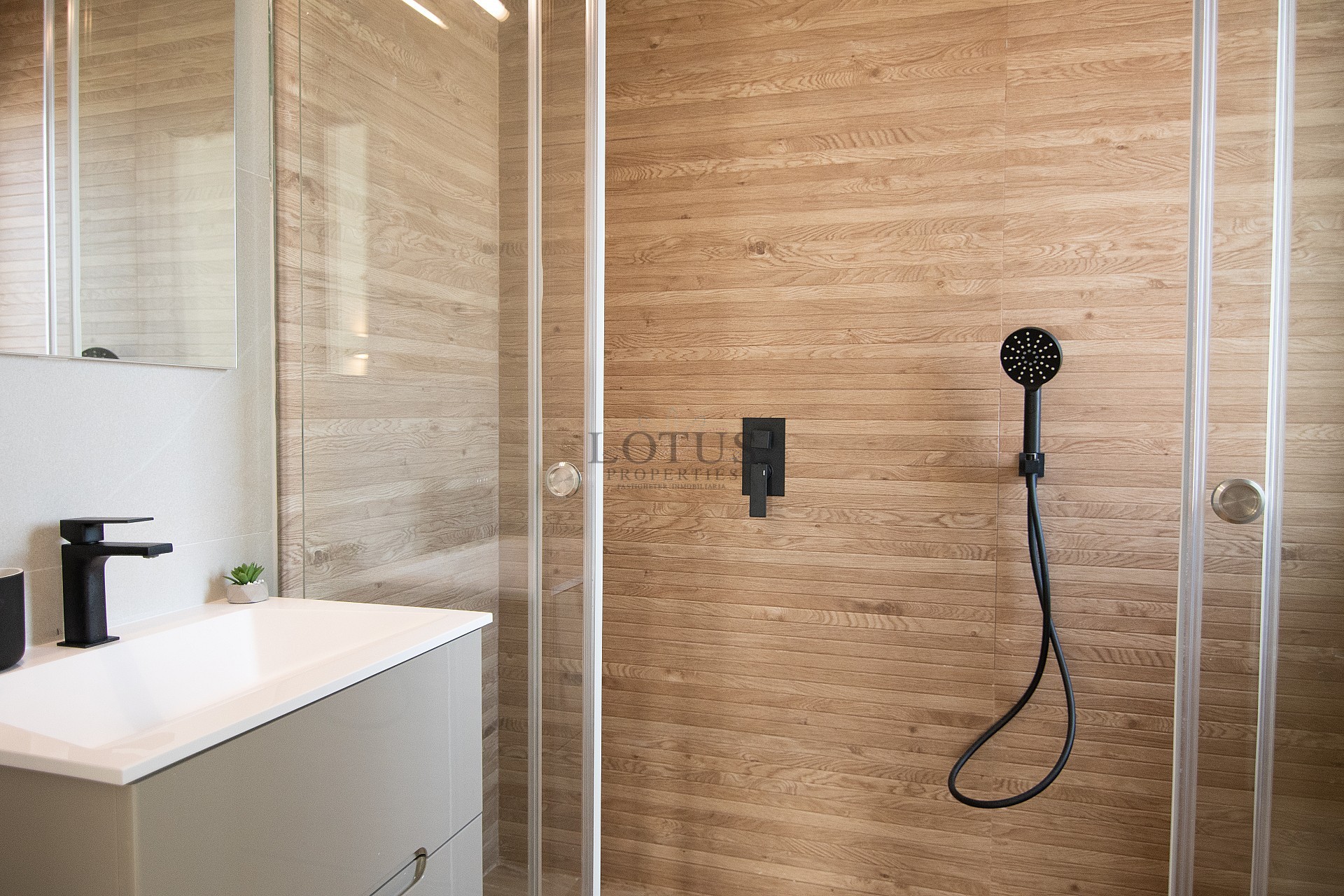 Fantastiska nyproducerade villor i två plan - Lotus Properties