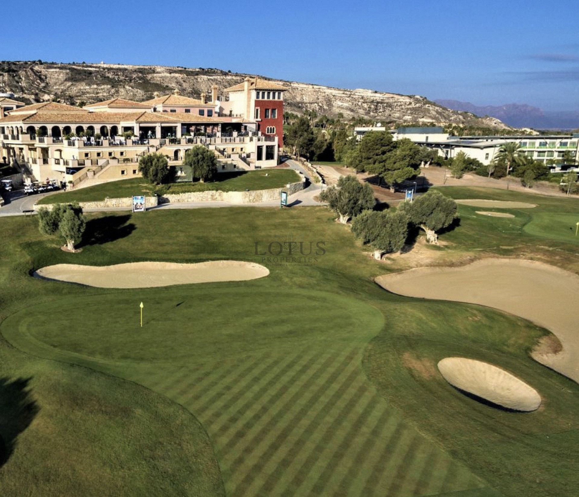 Vackra nybyggda villor i natursköna Alameda Golf - Lotus Properties