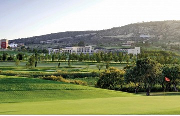 Vackra nybyggda villor i natursköna Alameda Golf - Lotus Properties