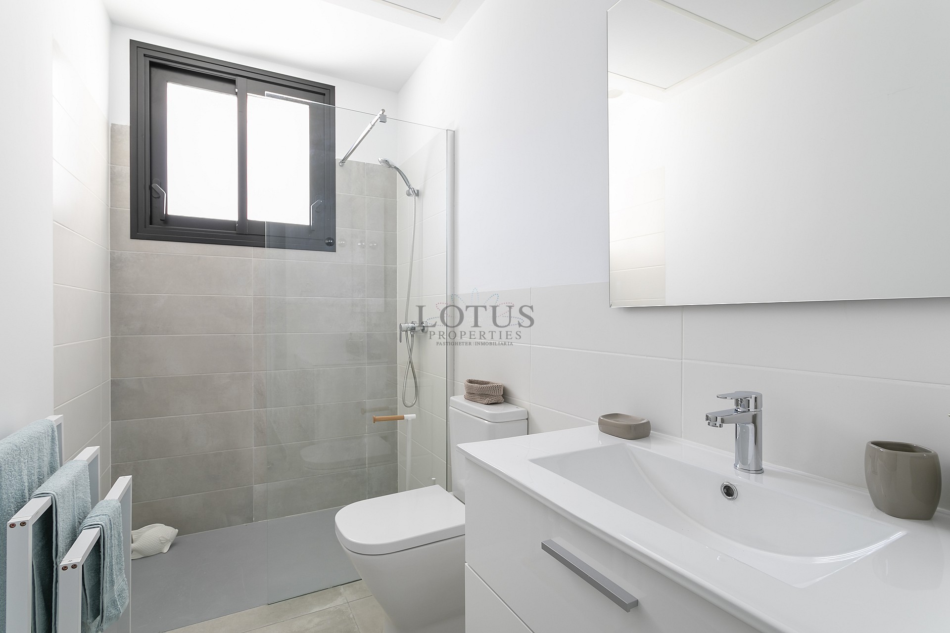 Nybyggda villor  - Lotus Properties