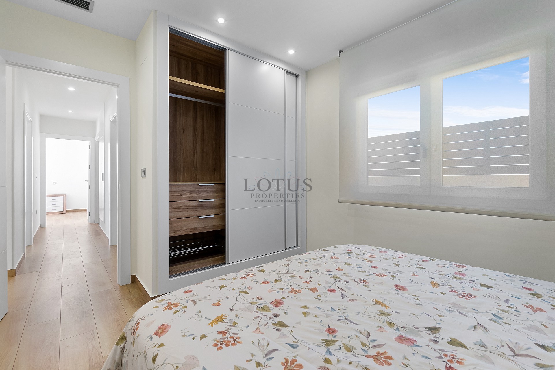 Luxury detached villa with stunning mountain views in Ciudad Quiesada - Lotus Properties