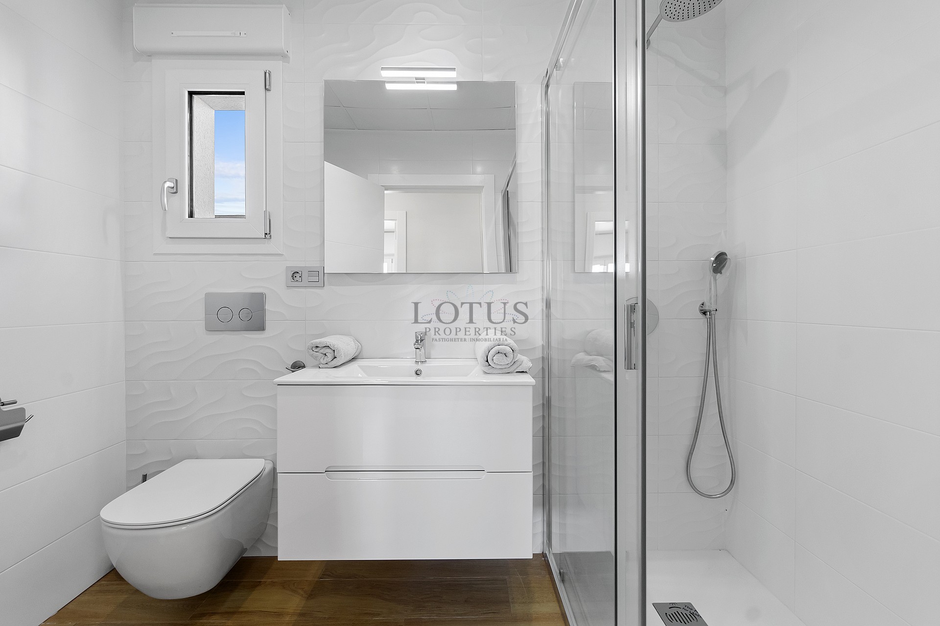 Luxury detached villa with stunning mountain views in Ciudad Quiesada - Lotus Properties