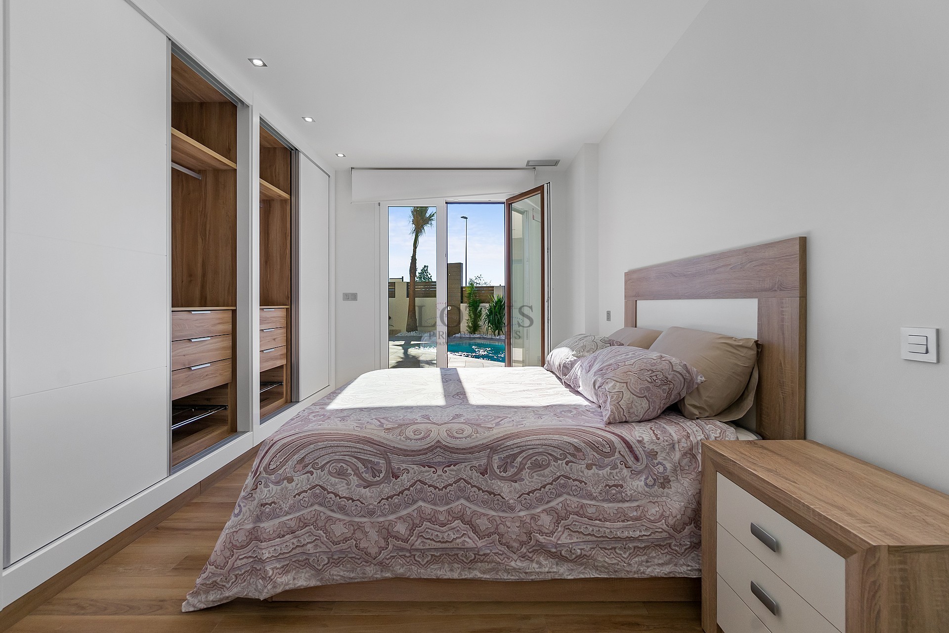 Luxury detached villa with stunning mountain views in Ciudad Quiesada - Lotus Properties