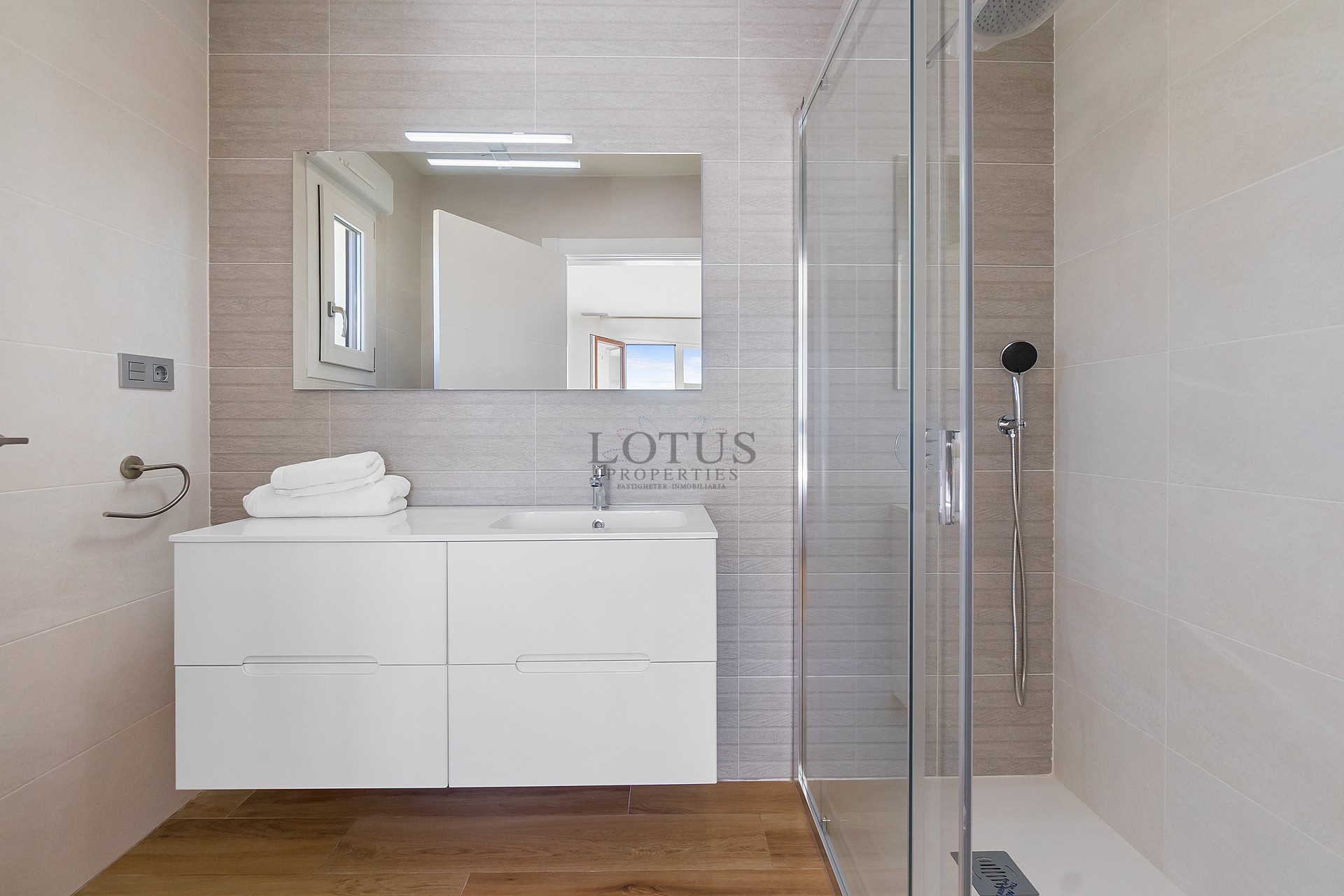 Luxury detached villa with stunning mountain views in Ciudad Quiesada - Lotus Properties