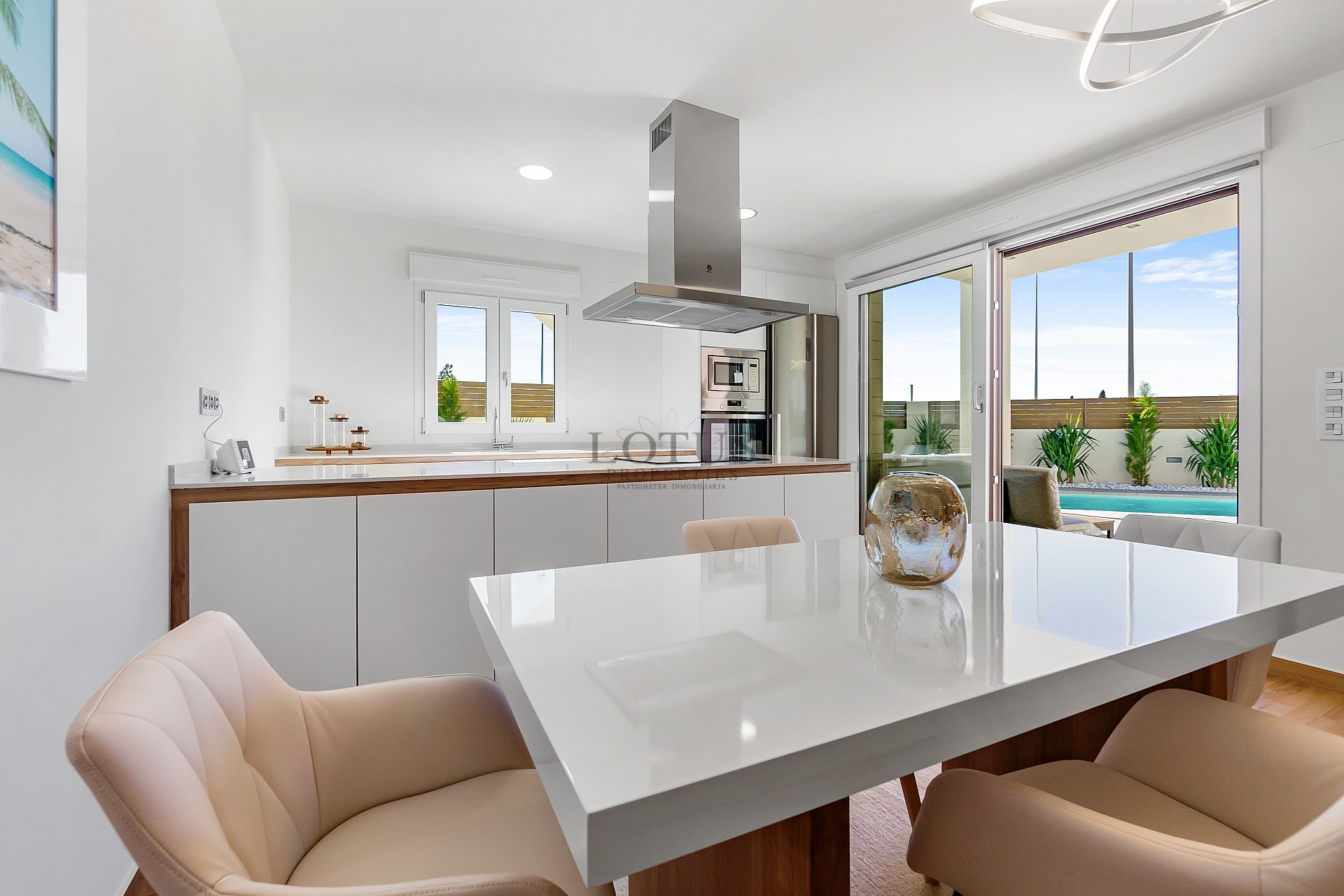 Luxury detached villa with stunning mountain views in Ciudad Quiesada - Lotus Properties