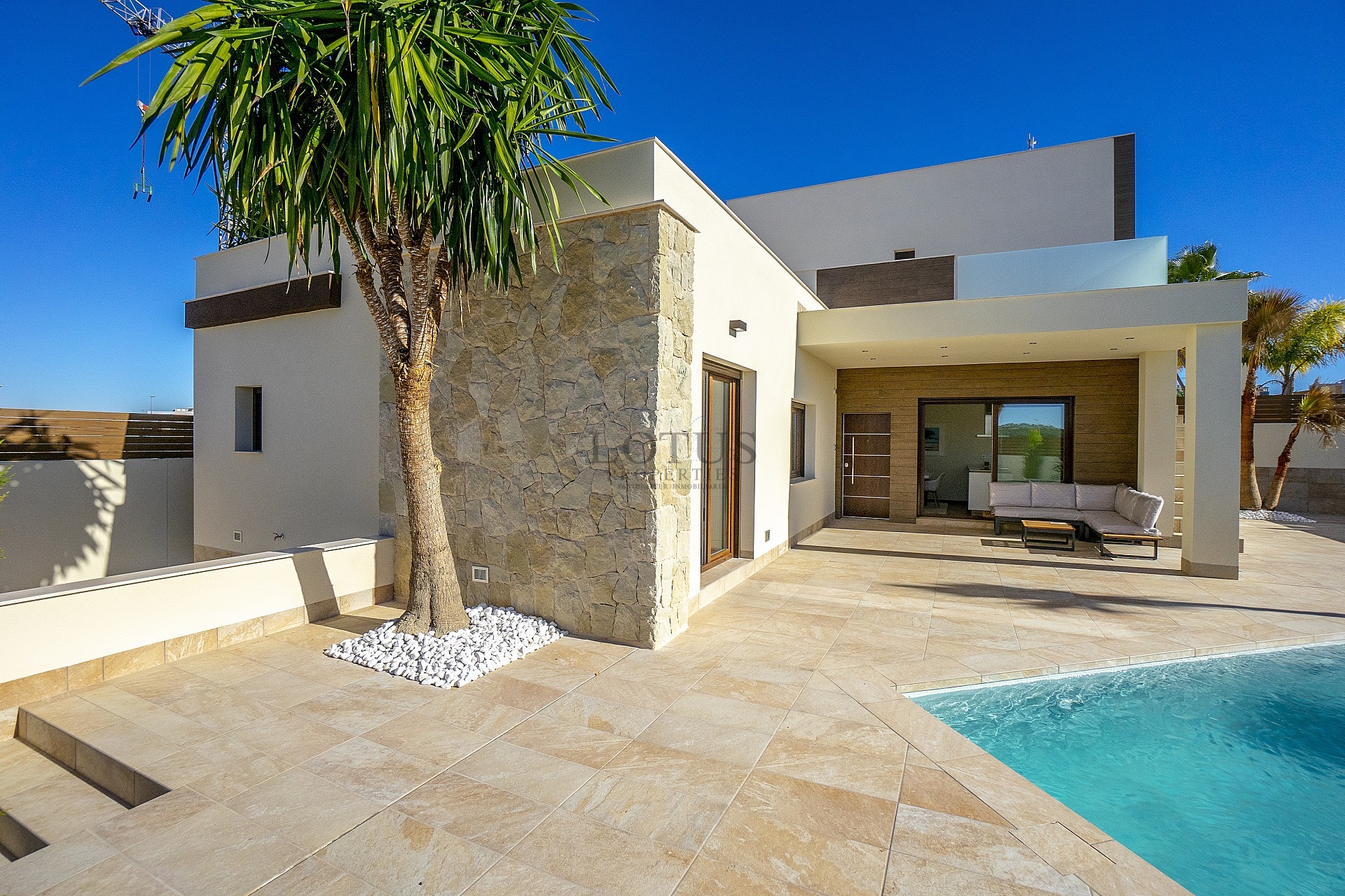 Luxury detached villa with stunning mountain views in Ciudad Quiesada - Lotus Properties