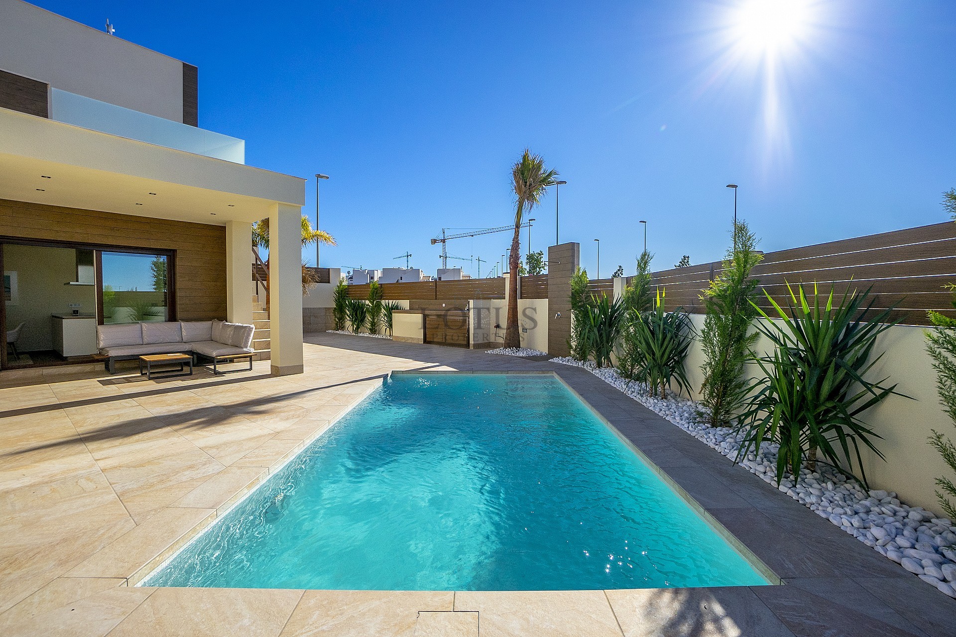 Luxury detached villa with stunning mountain views in Ciudad Quiesada - Lotus Properties