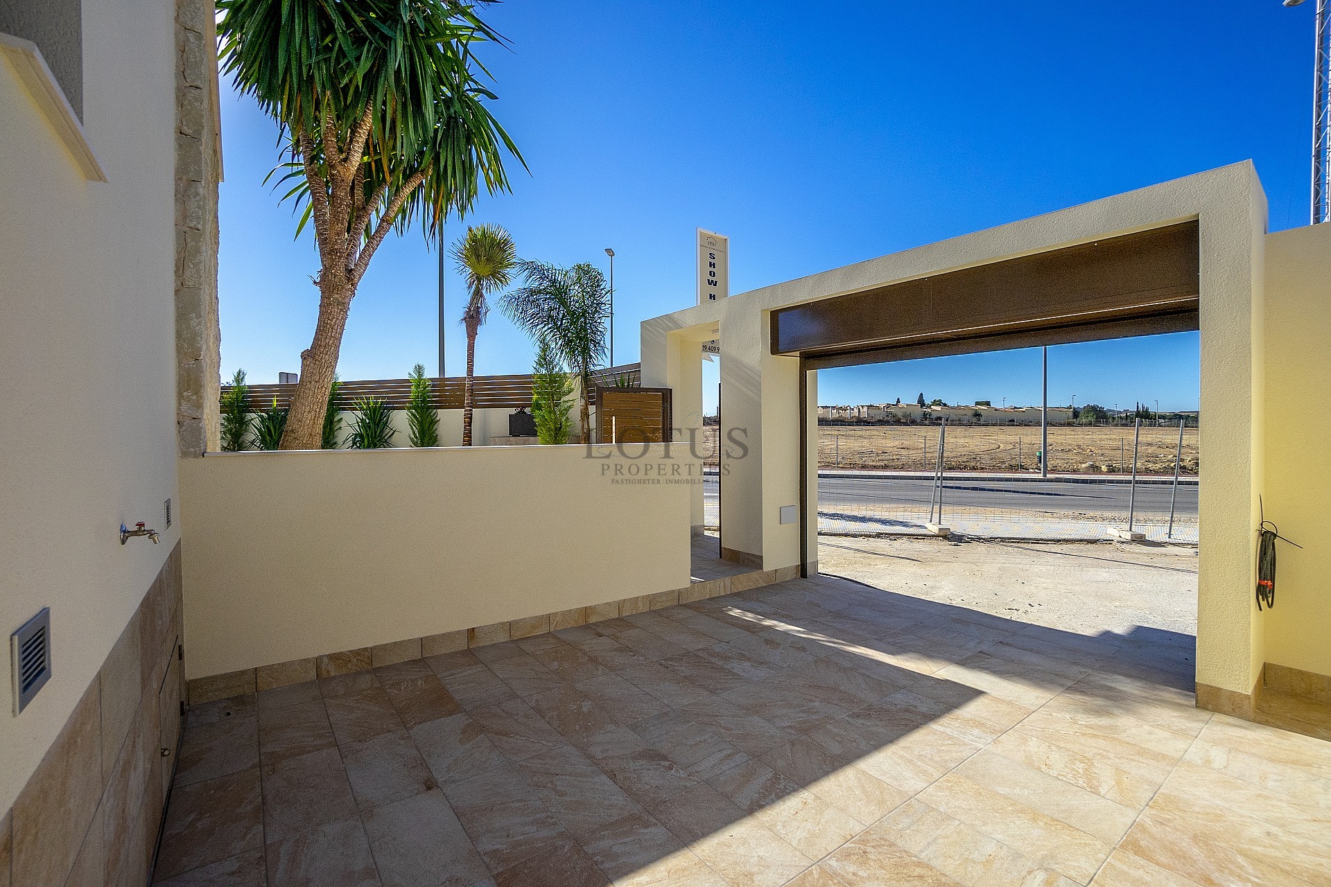 Luxury detached villa with stunning mountain views in Ciudad Quiesada - Lotus Properties