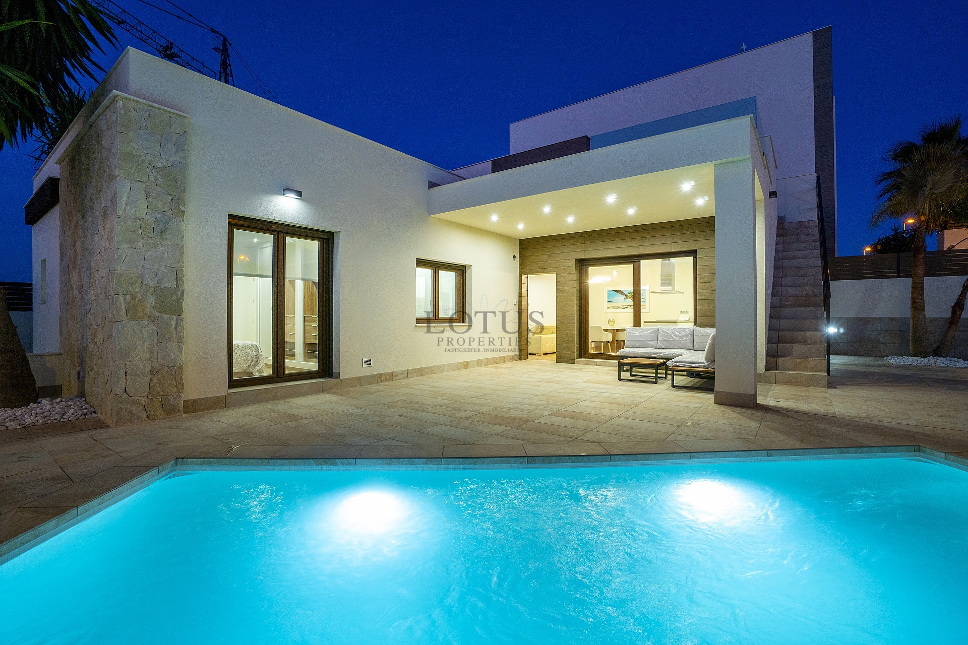 Luxury detached villa with stunning mountain views in Ciudad Quiesada - Lotus Properties