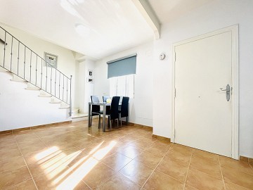 Rymligt radhus i söderläge i natursköna Montebello - Lotus Properties
