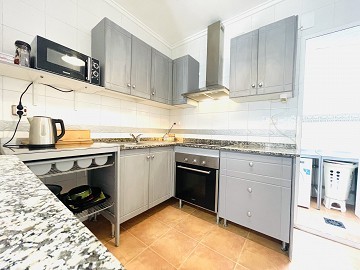 Rymligt radhus i söderläge i natursköna Montebello - Lotus Properties