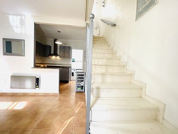 Rymligt radhus i söderläge i natursköna Montebello - Lotus Properties