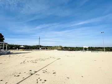 Rymligt radhus i söderläge i natursköna Montebello - Lotus Properties