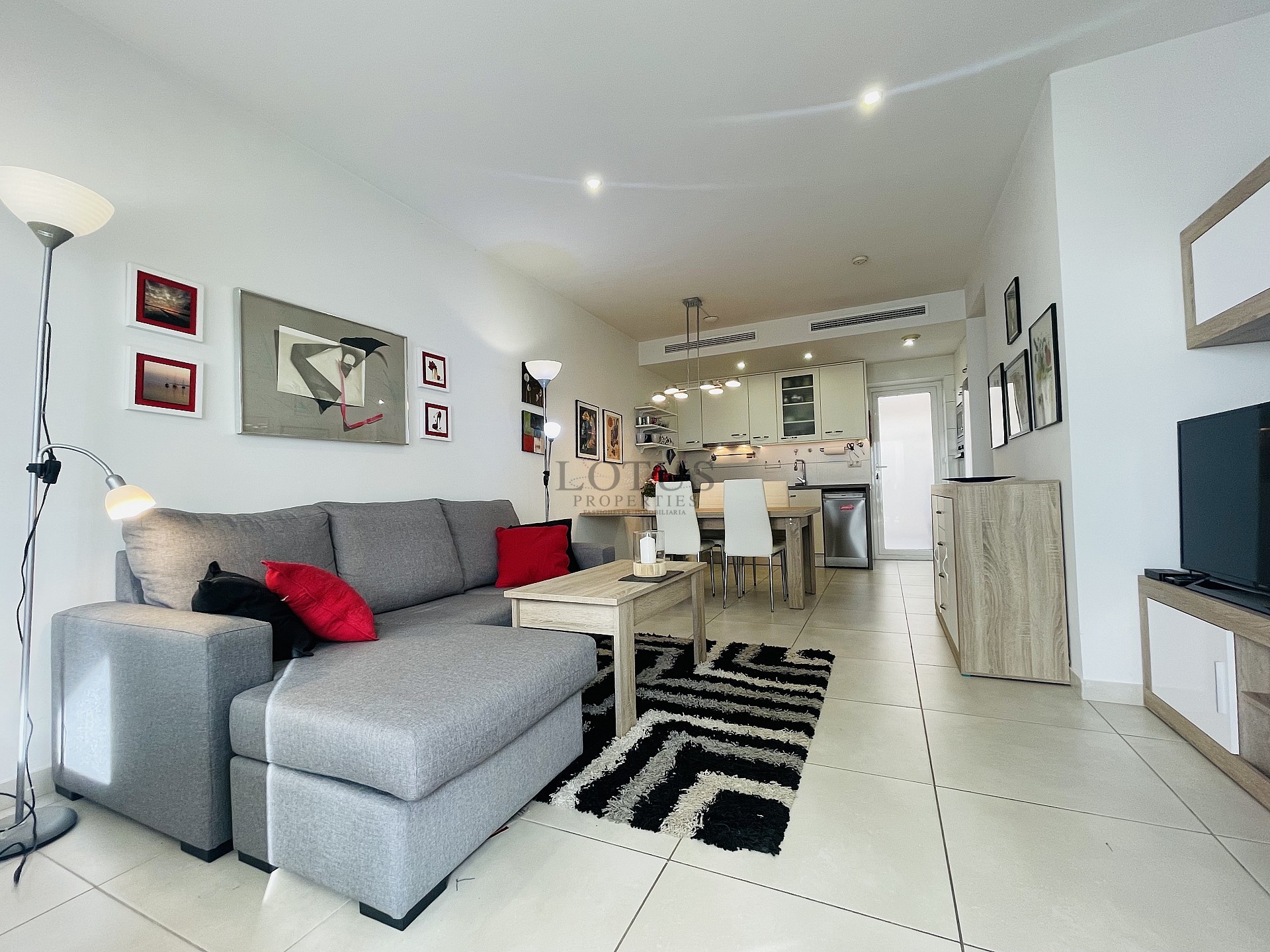 Planta orientada al sur en estado nuevo en Res. Vistabella - Aguas Nuevas - Lotus Properties