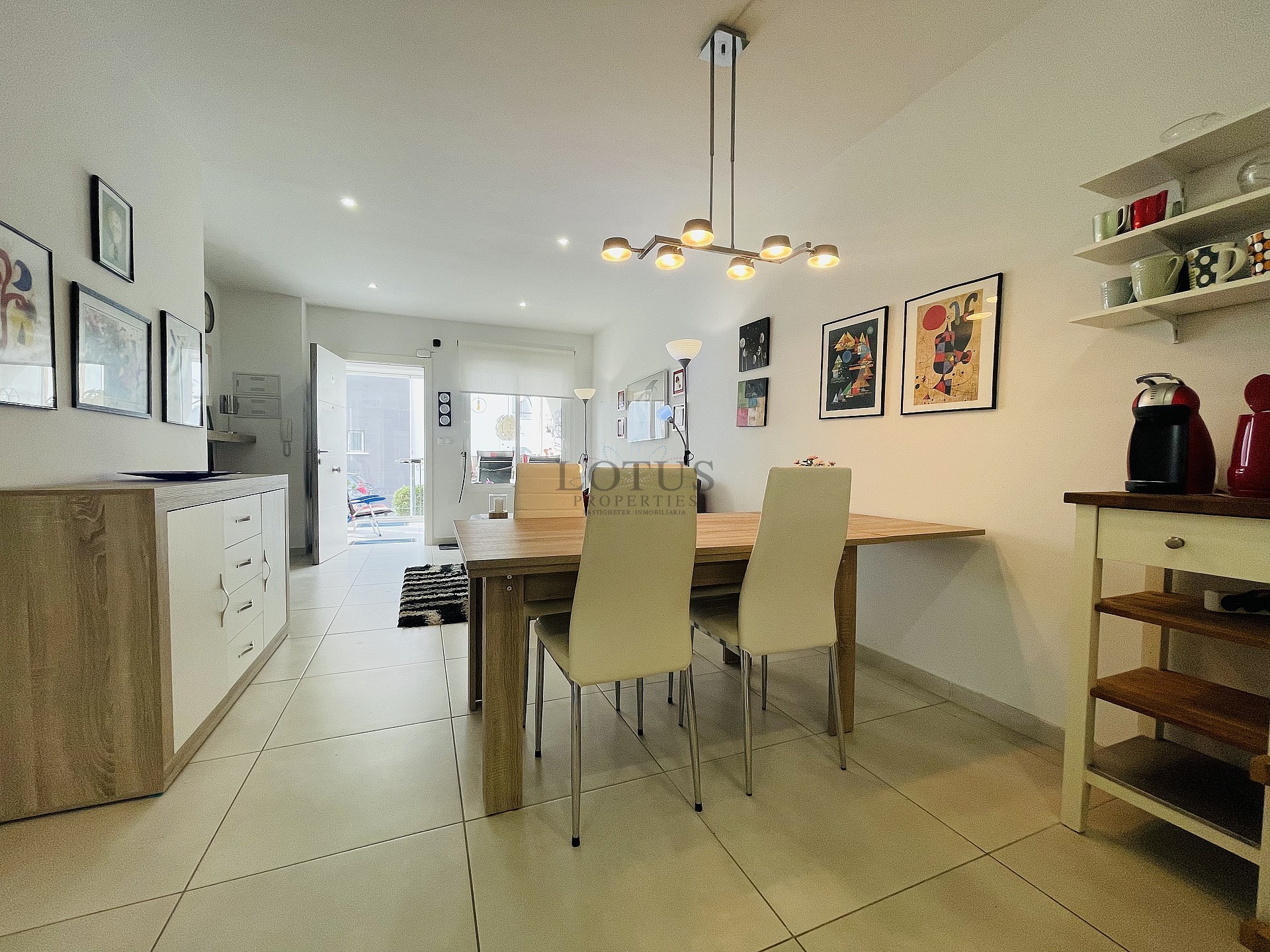 Planta orientada al sur en estado nuevo en Res. Vistabella - Aguas Nuevas - Lotus Properties