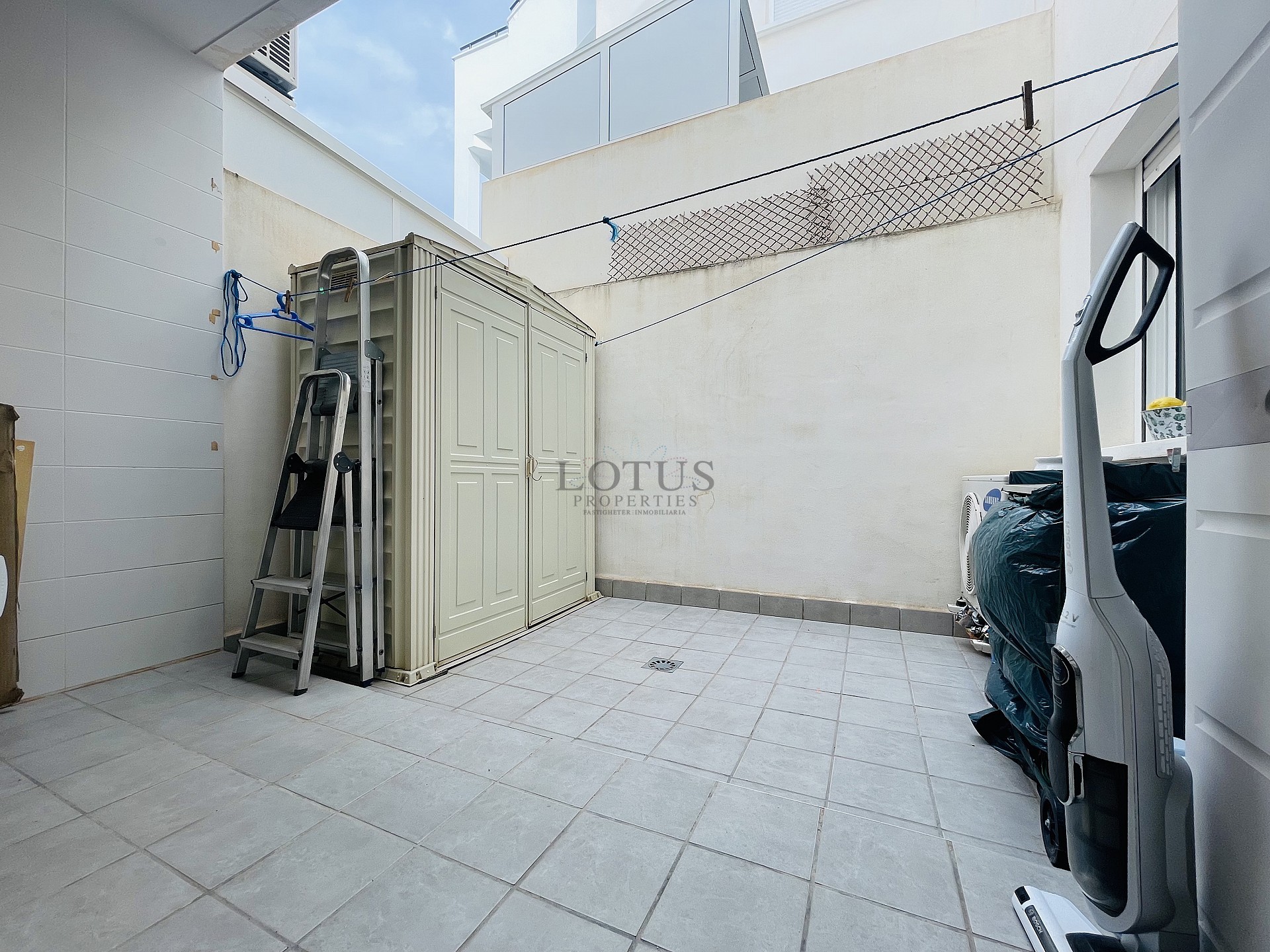 Planta orientada al sur en estado nuevo en Res. Vistabella - Aguas Nuevas - Lotus Properties