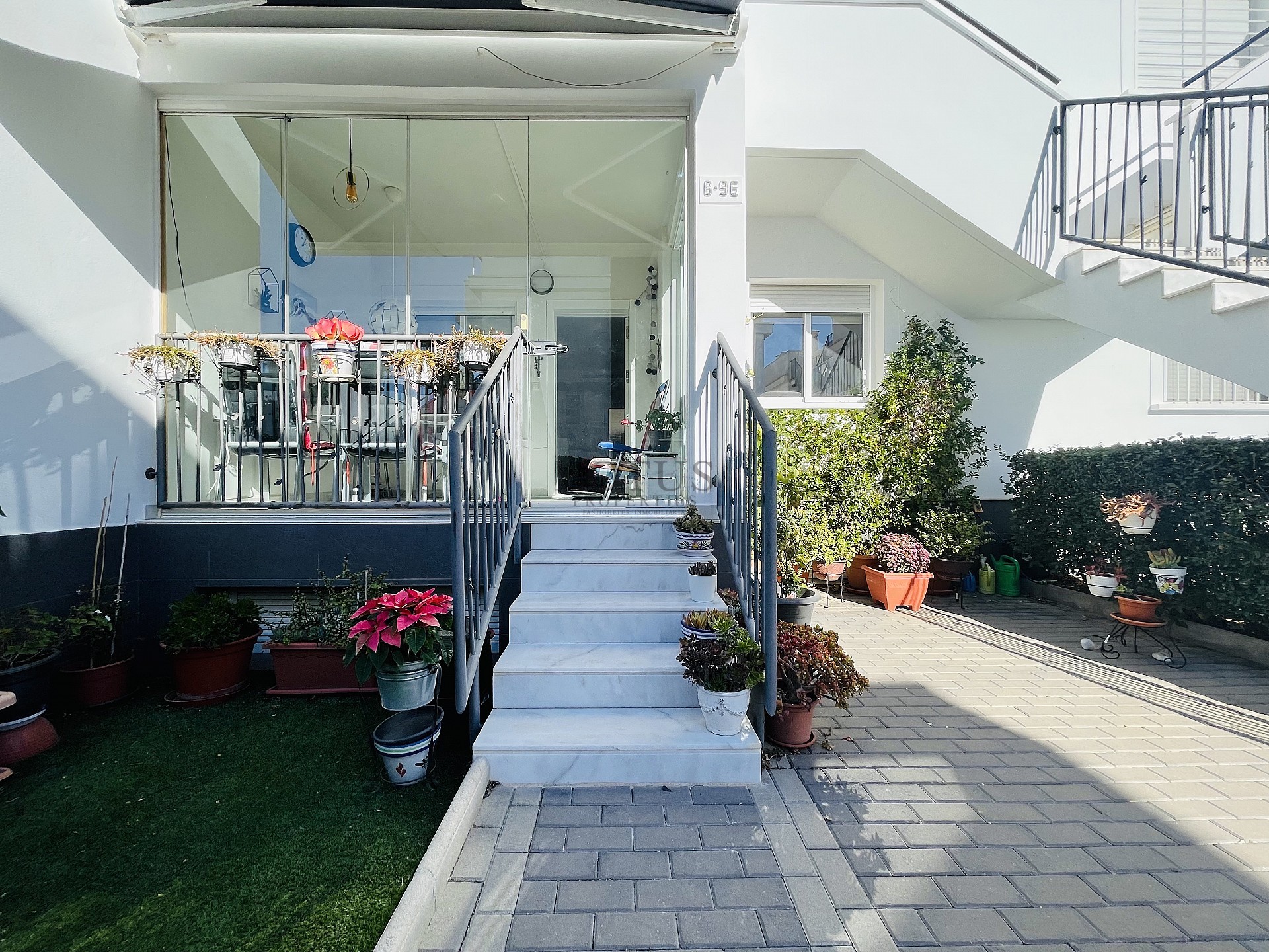 Planta orientada al sur en estado nuevo en Res. Vistabella - Aguas Nuevas - Lotus Properties