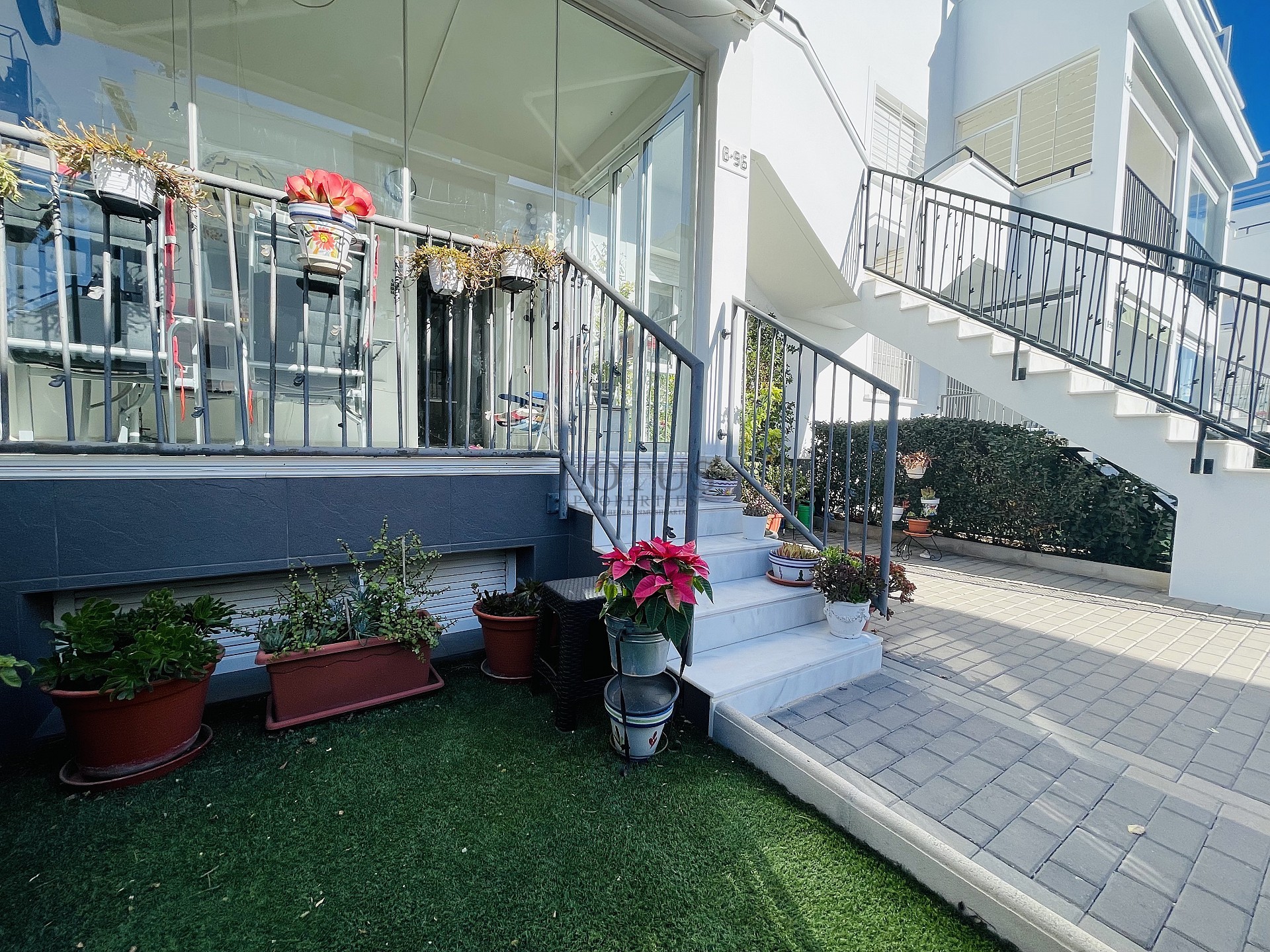 Planta orientada al sur en estado nuevo en Res. Vistabella - Aguas Nuevas - Lotus Properties