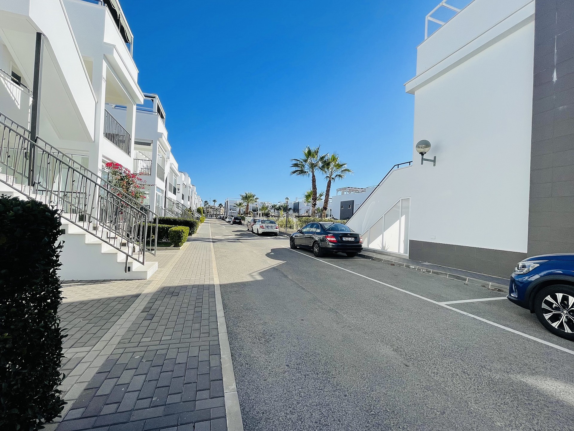 Planta orientada al sur en estado nuevo en Res. Vistabella - Aguas Nuevas - Lotus Properties