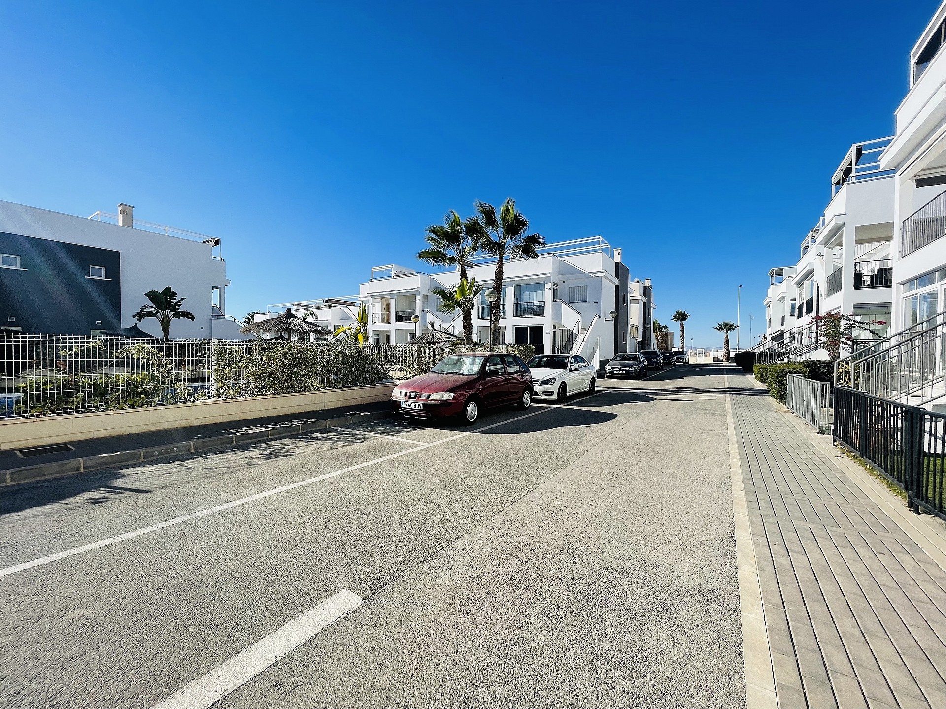 Planta orientada al sur en estado nuevo en Res. Vistabella - Aguas Nuevas - Lotus Properties