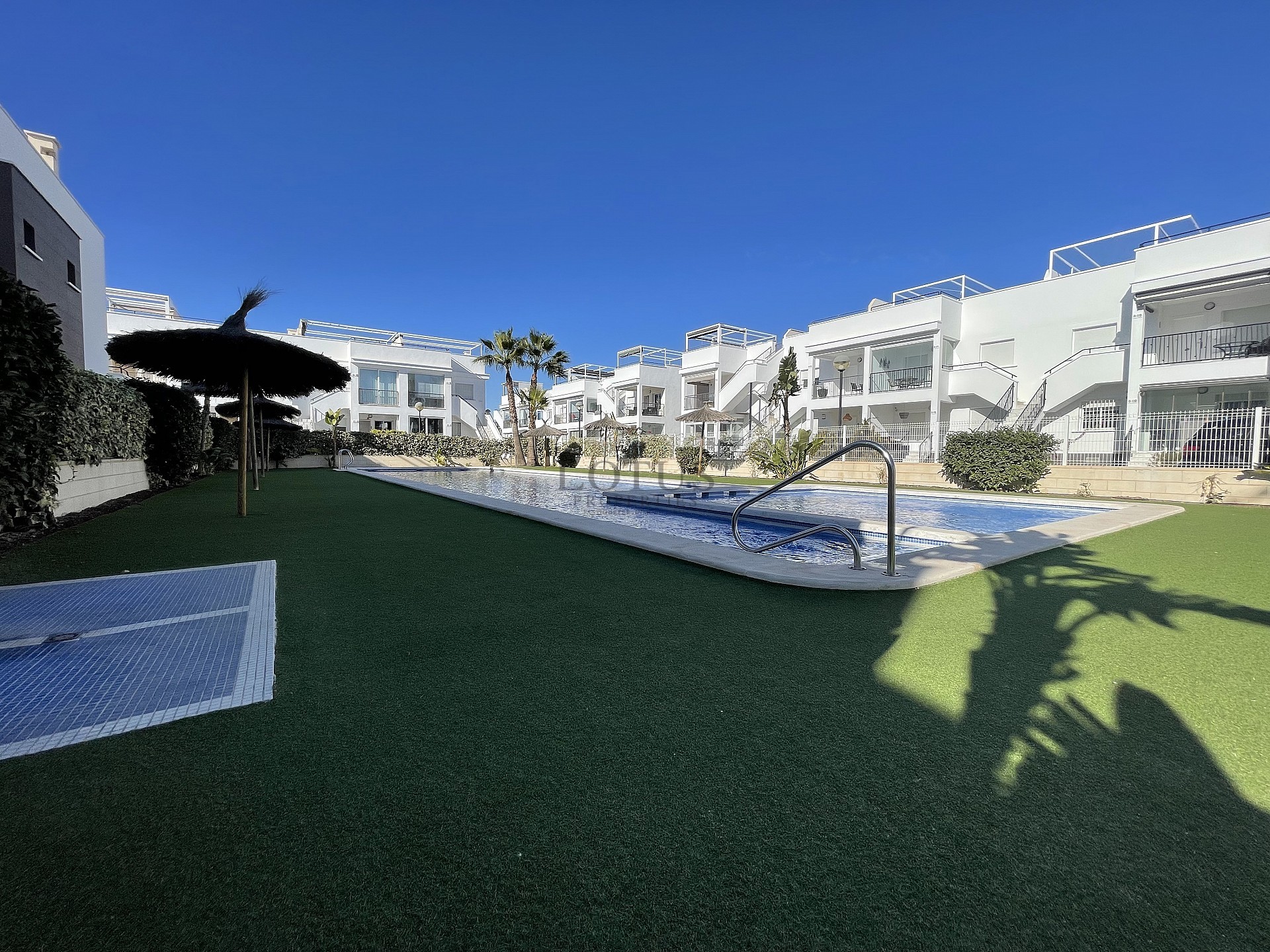 Planta orientada al sur en estado nuevo en Res. Vistabella - Aguas Nuevas - Lotus Properties