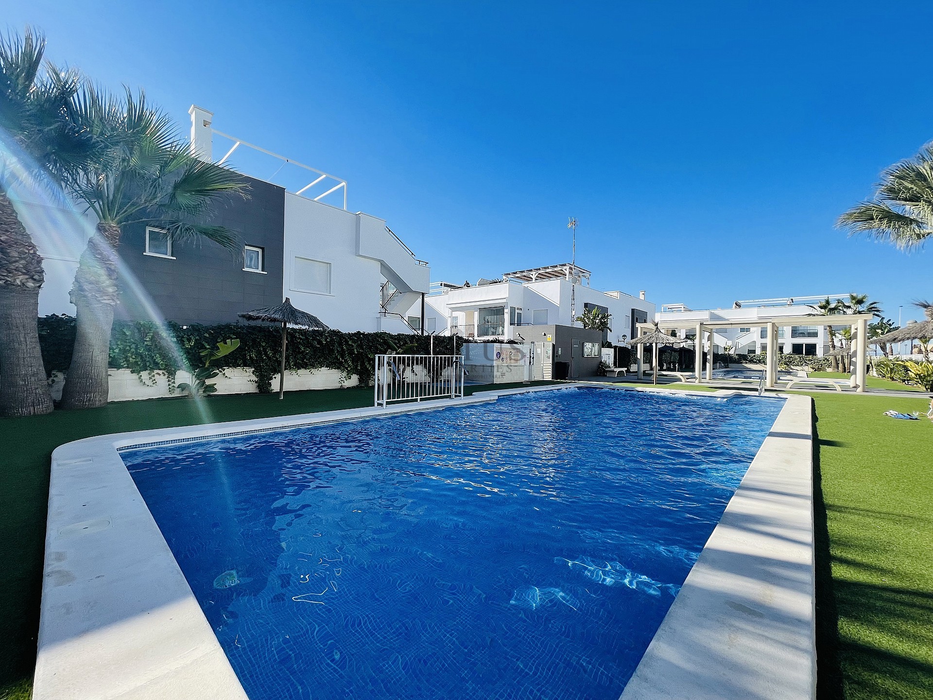 Planta orientada al sur en estado nuevo en Res. Vistabella - Aguas Nuevas - Lotus Properties