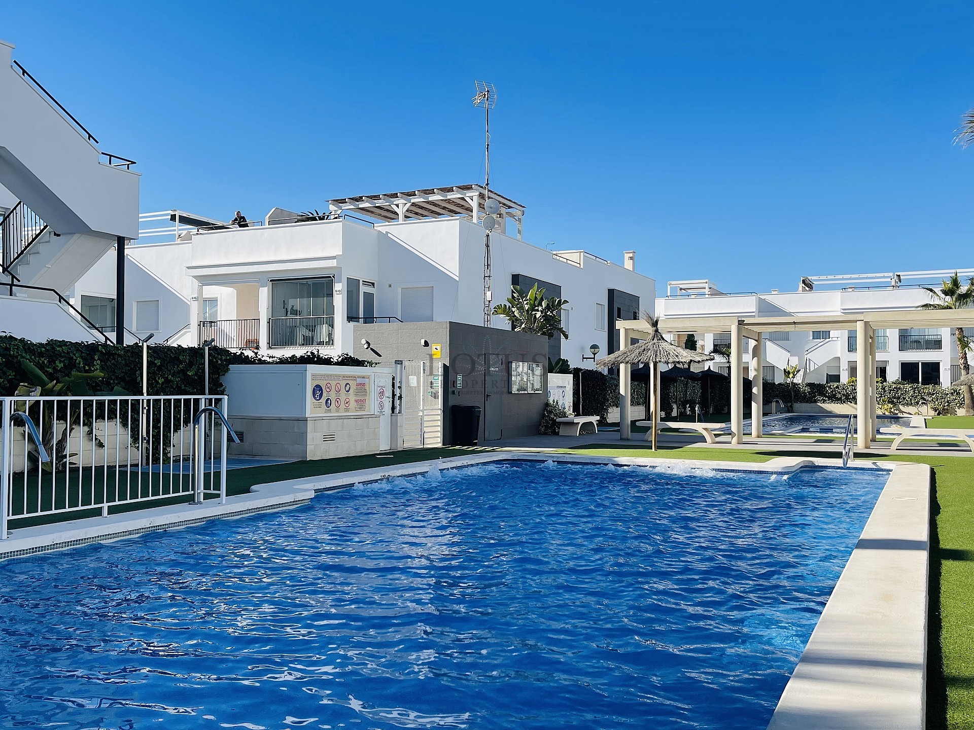 Planta orientada al sur en estado nuevo en Res. Vistabella - Aguas Nuevas - Lotus Properties