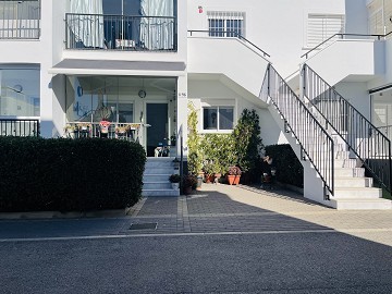 Södervänd markplan  i nyskick i Res. Vistabella - Aguas Nuevas - Lotus Properties