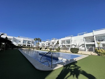 Södervänd markplan  i nyskick i Res. Vistabella - Aguas Nuevas - Lotus Properties