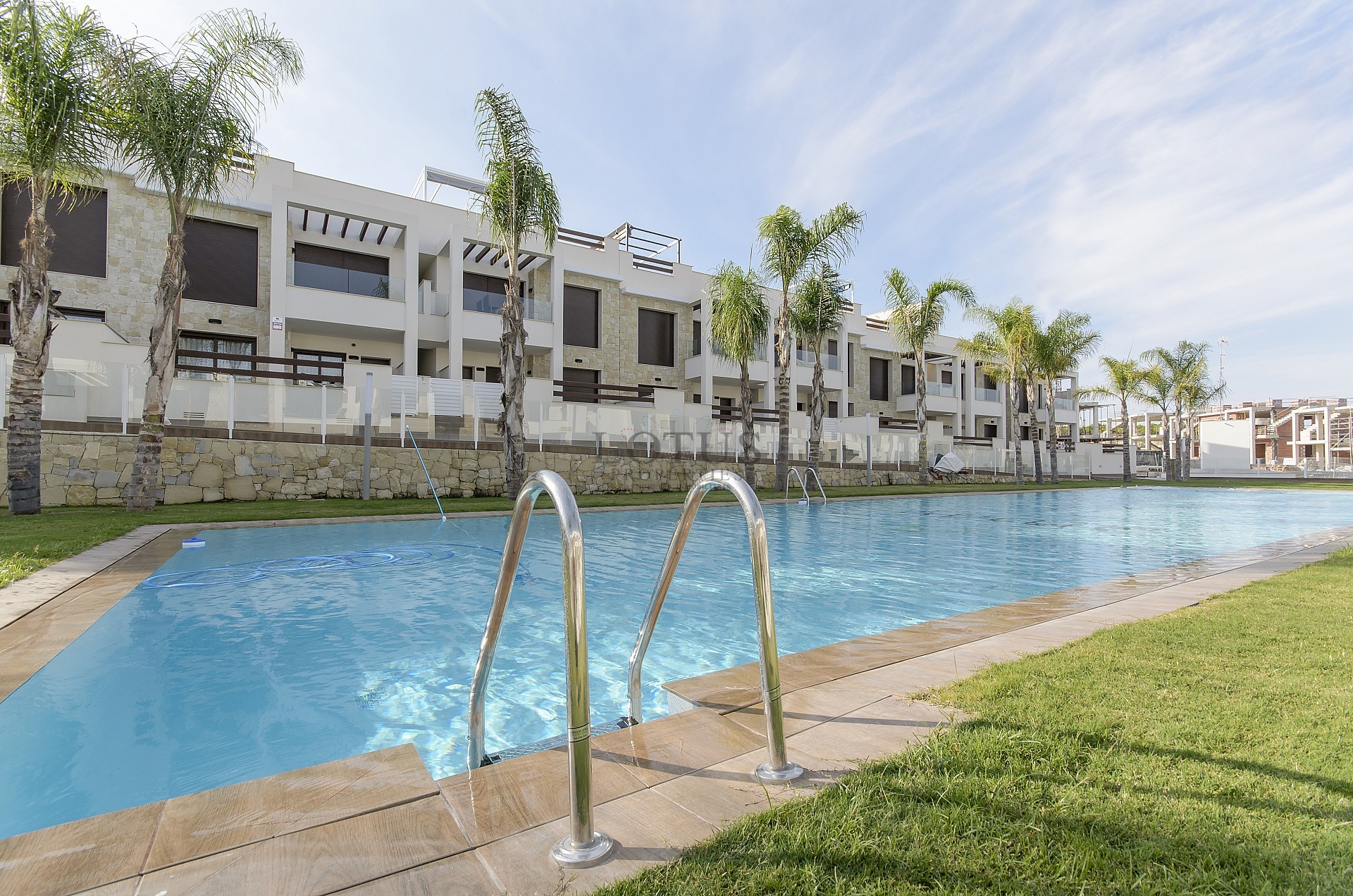 Nya mark & takvåningar i Los Balcones - Lotus Properties