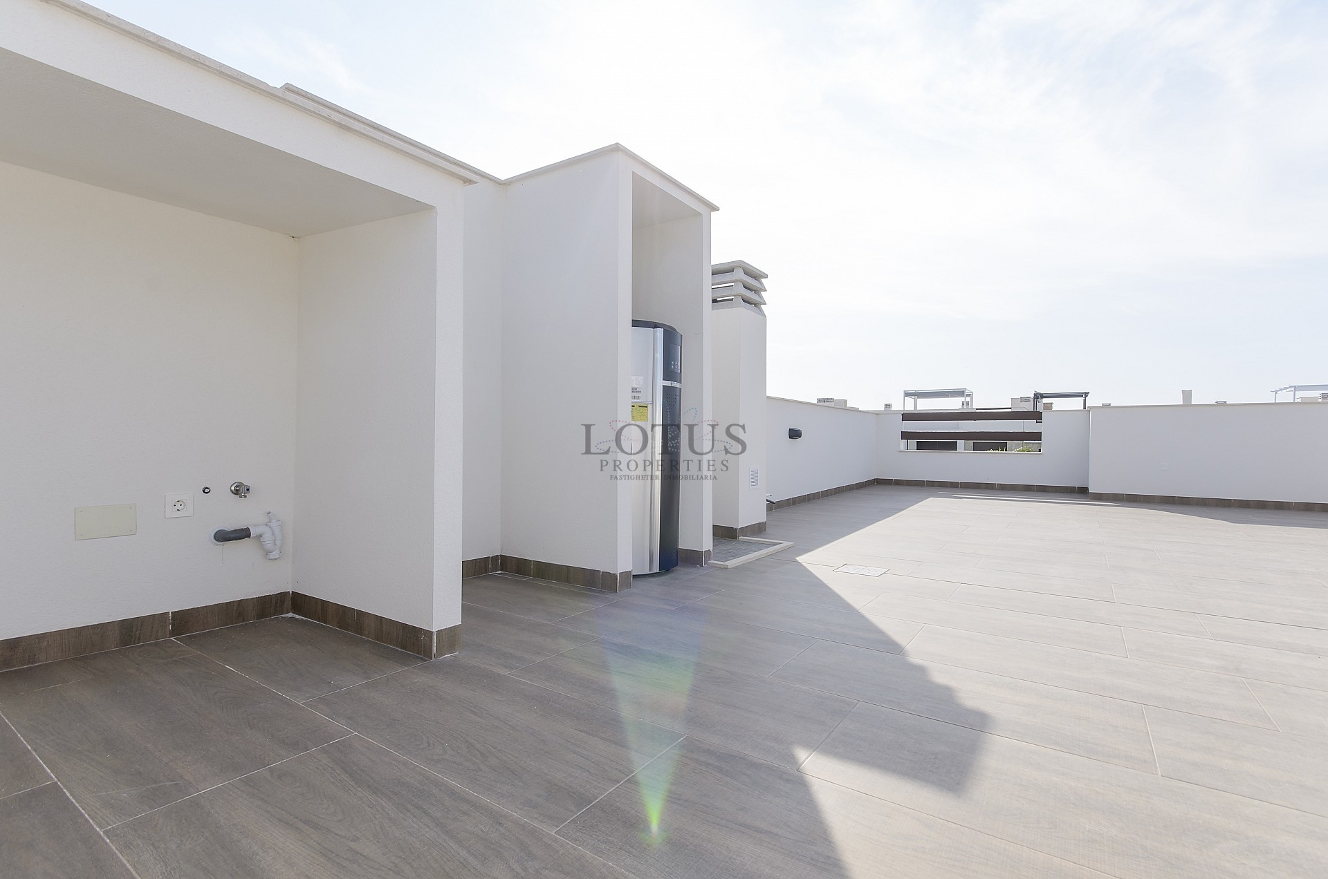 Nya mark & takvåningar i Los Balcones - Lotus Properties