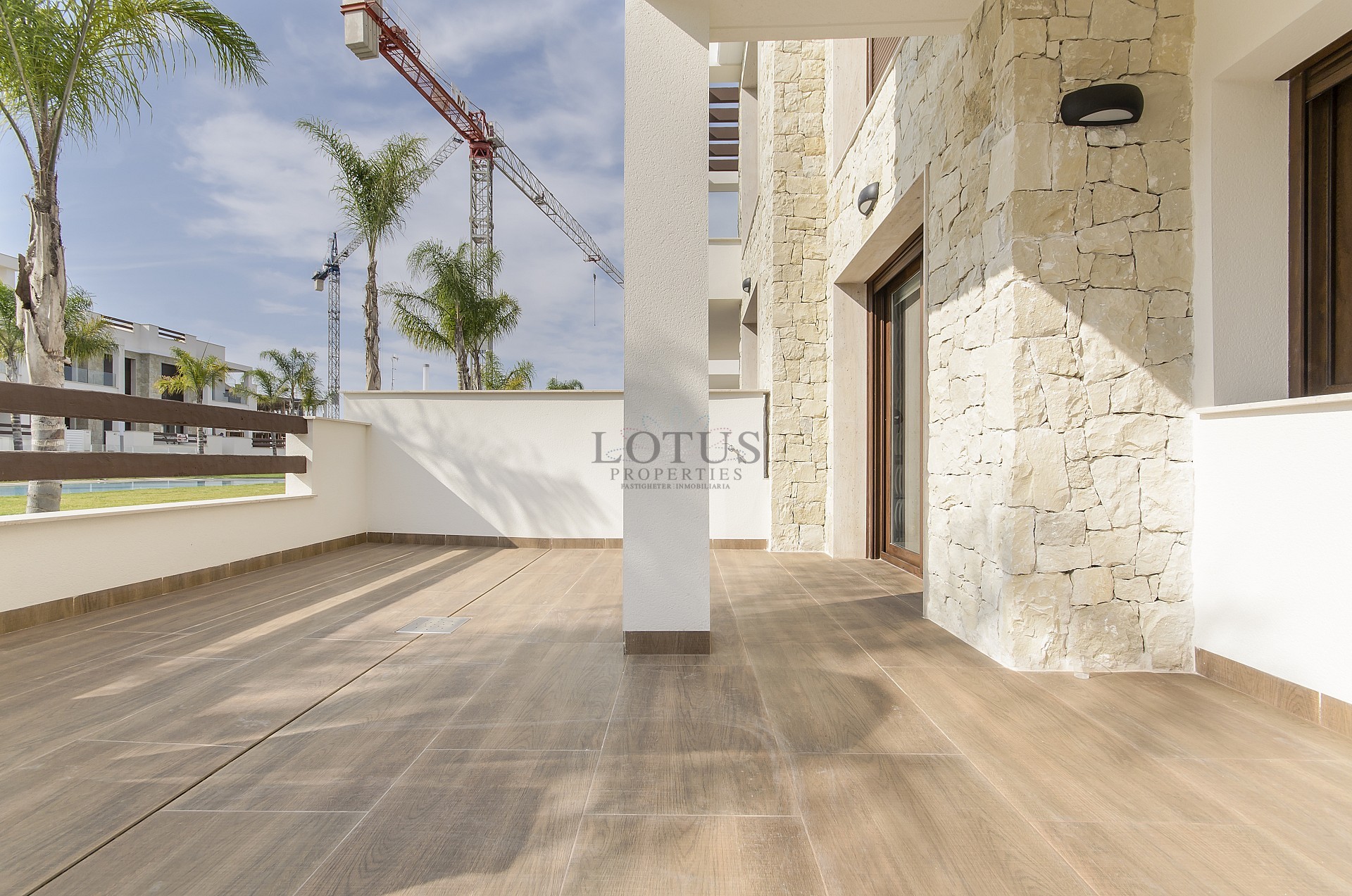 Nya mark & takvåningar i Los Balcones - Lotus Properties