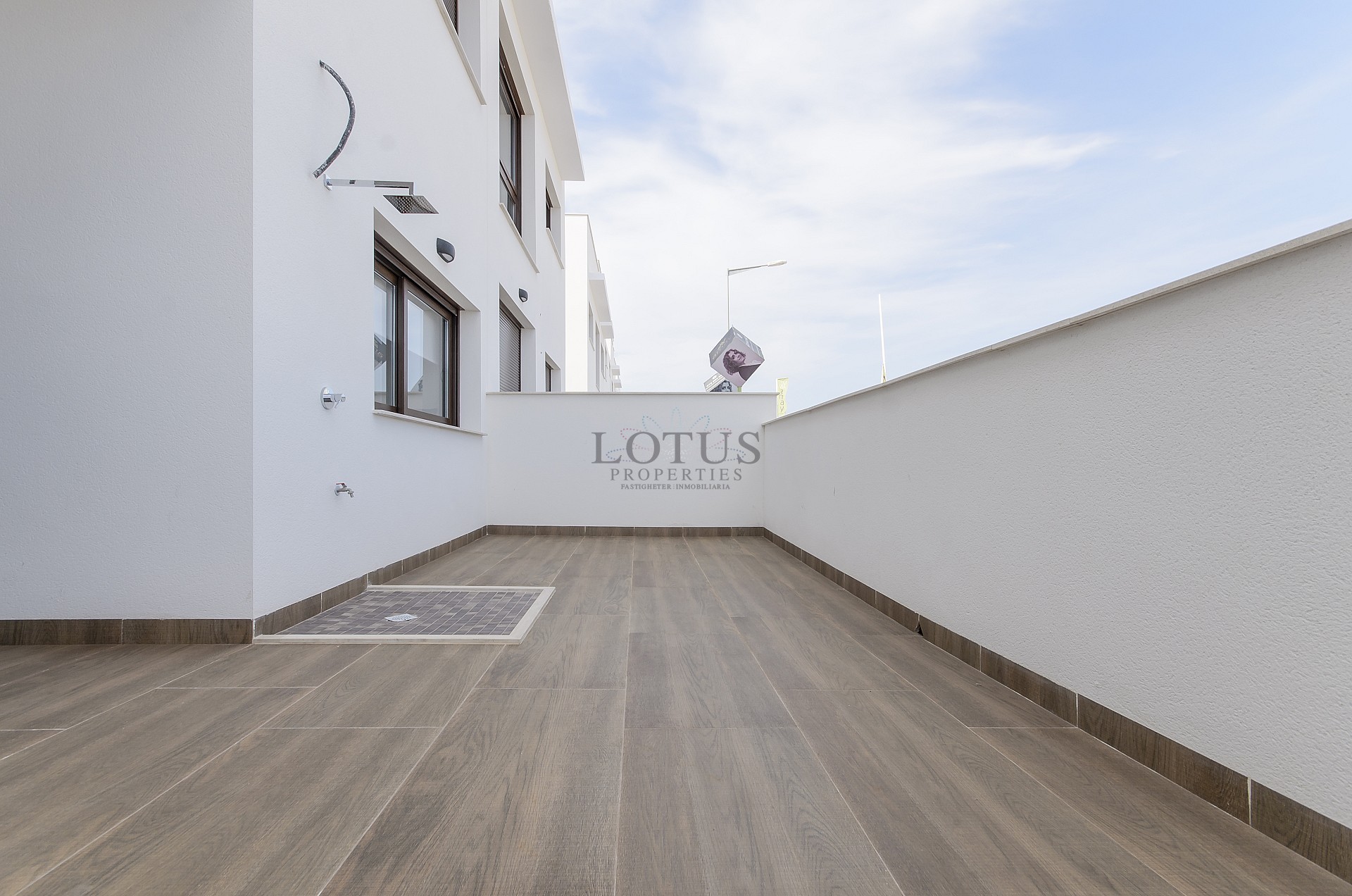 Nya mark & takvåningar i Los Balcones - Lotus Properties