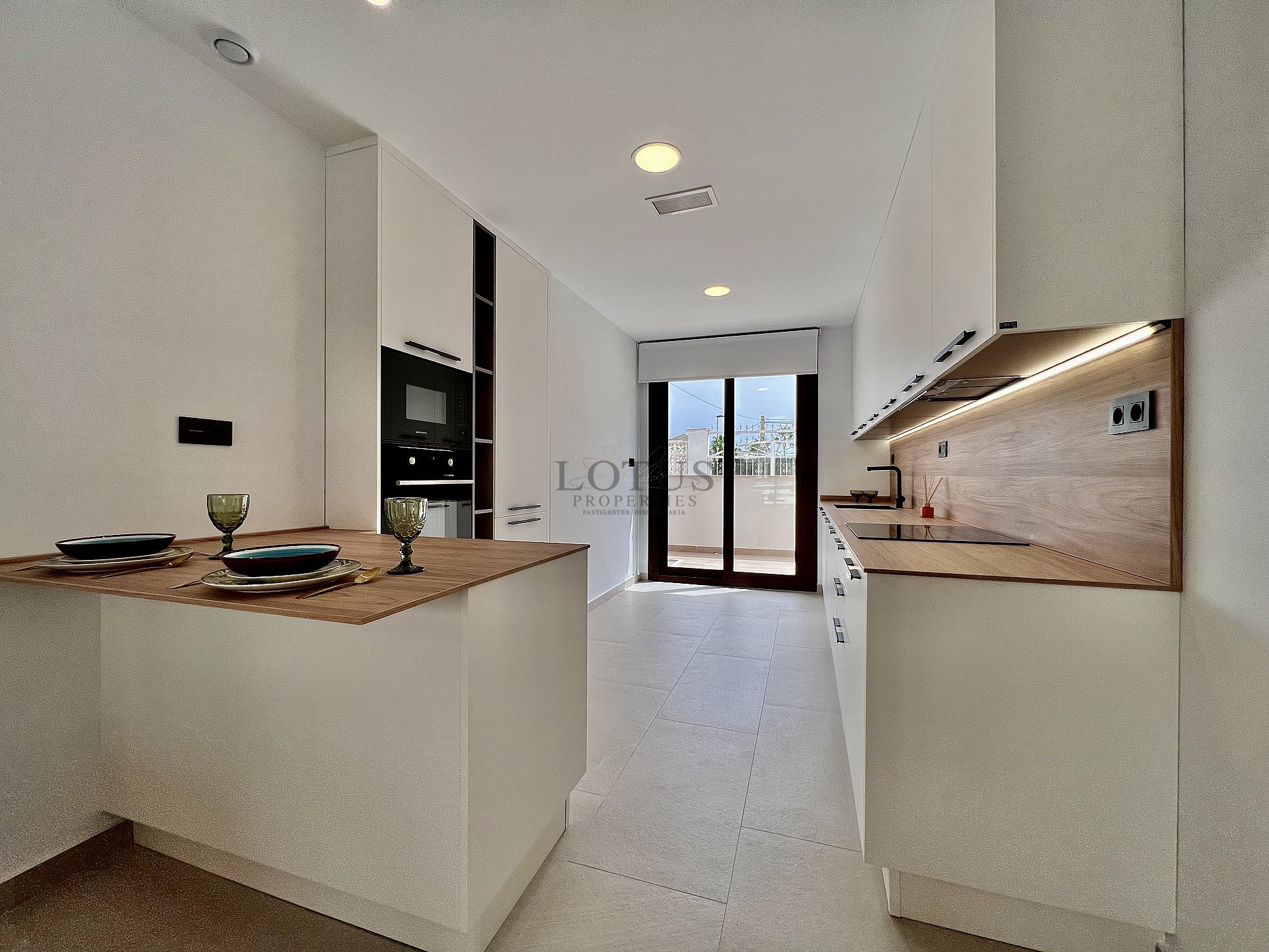 Nya mark & takvåningar i Los Balcones - Lotus Properties