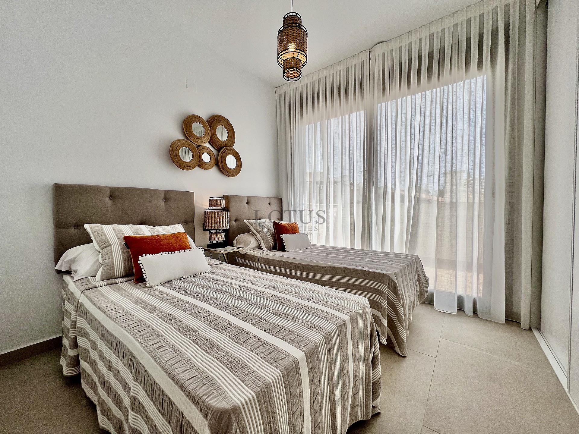 Nya mark & takvåningar i Los Balcones - Lotus Properties