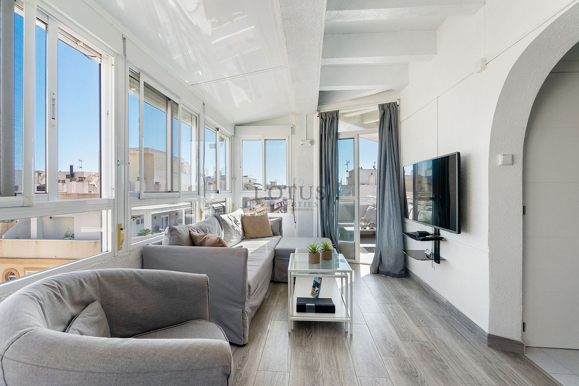 Fantastisk takvåning i kanon skick med stor terrass endast 500 m till Playa Los Locos - Lotus Properties