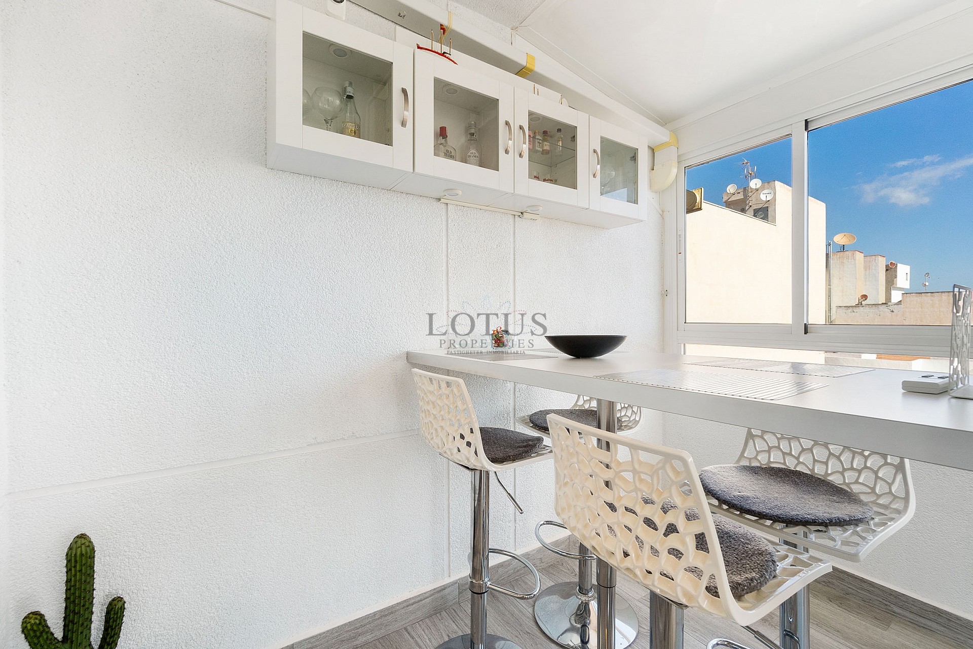 Fantastisk takvåning i kanon skick med stor terrass endast 500 m till Playa Los Locos - Lotus Properties