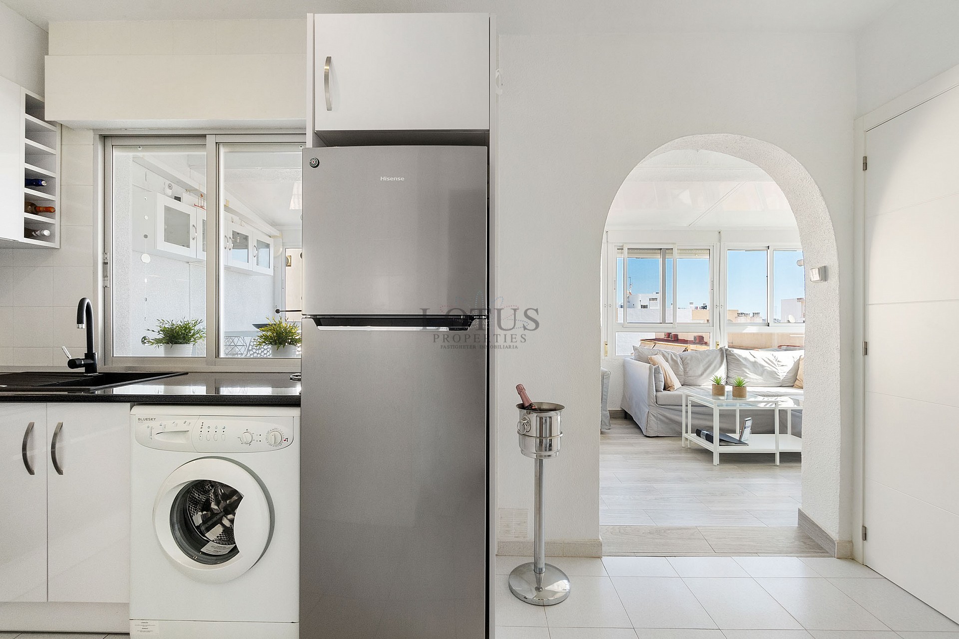 Fantastisk takvåning i kanon skick med stor terrass endast 500 m till Playa Los Locos - Lotus Properties