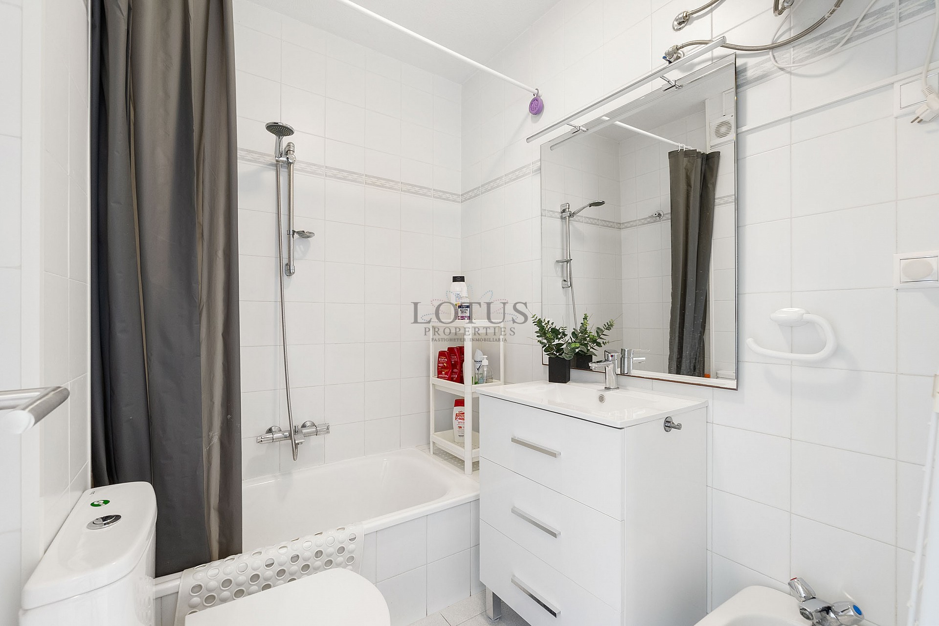 Fantastisk takvåning i kanon skick med stor terrass endast 500 m till Playa Los Locos - Lotus Properties