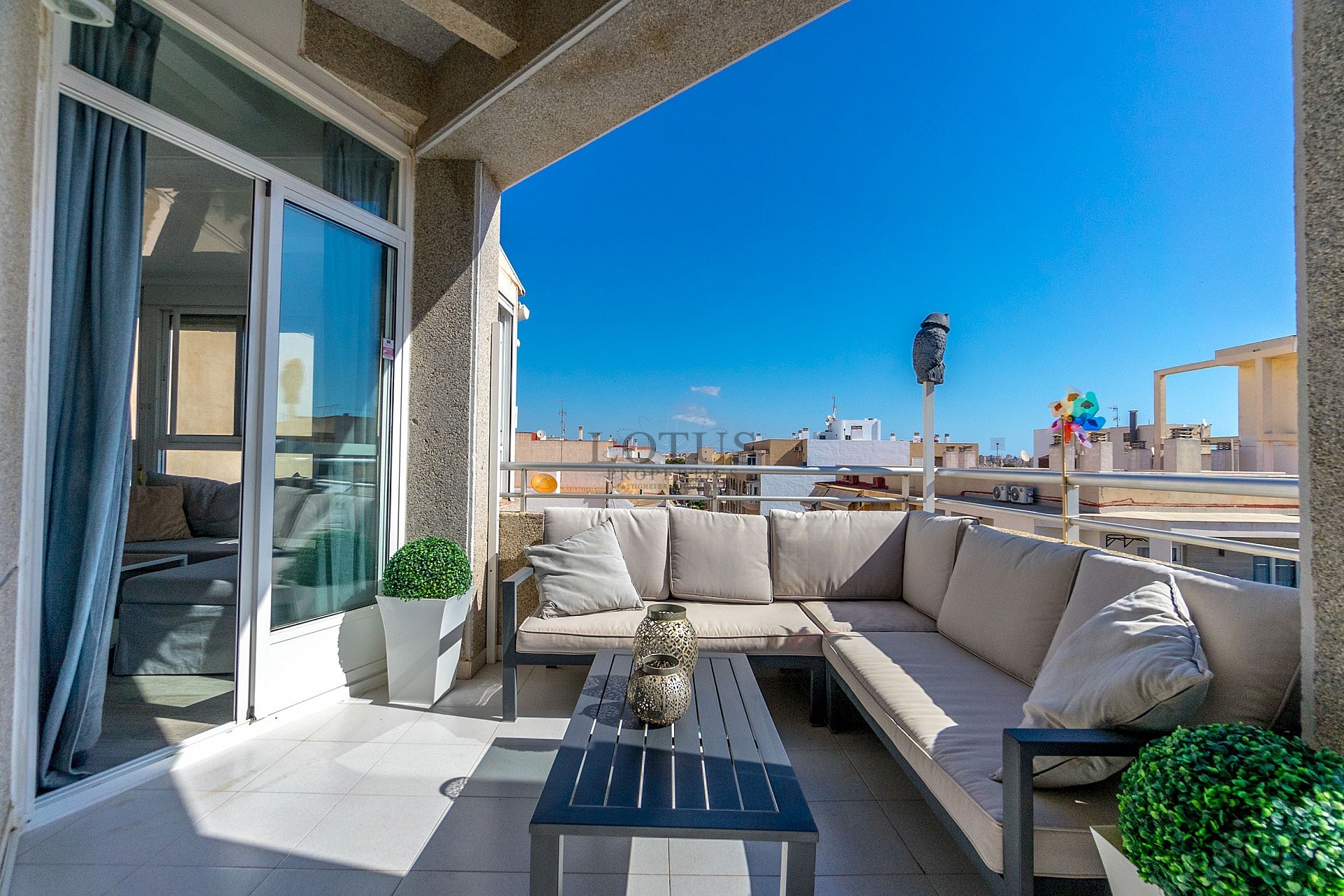 Fantastisk takvåning i kanon skick med stor terrass endast 500 m till Playa Los Locos - Lotus Properties