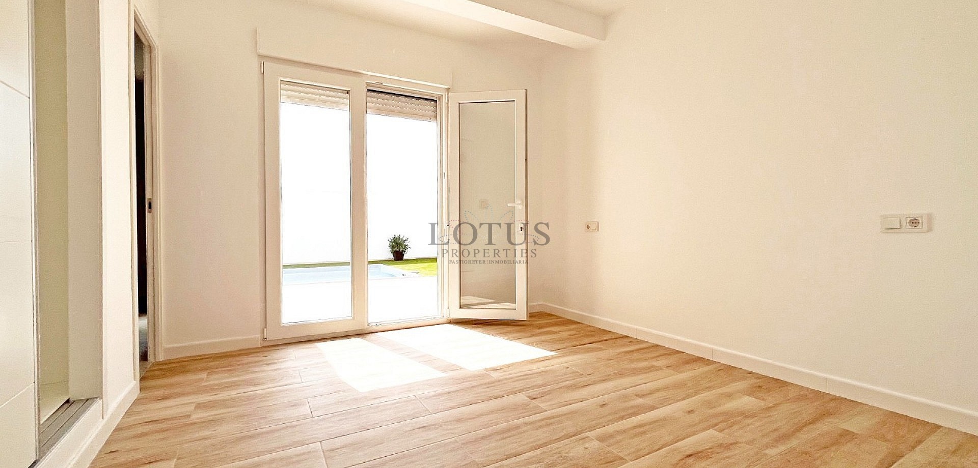 FANTASTIC RENOVATED DETACHED VILLA IN SAN LUIS - TORREVIEJA - Lotus Properties