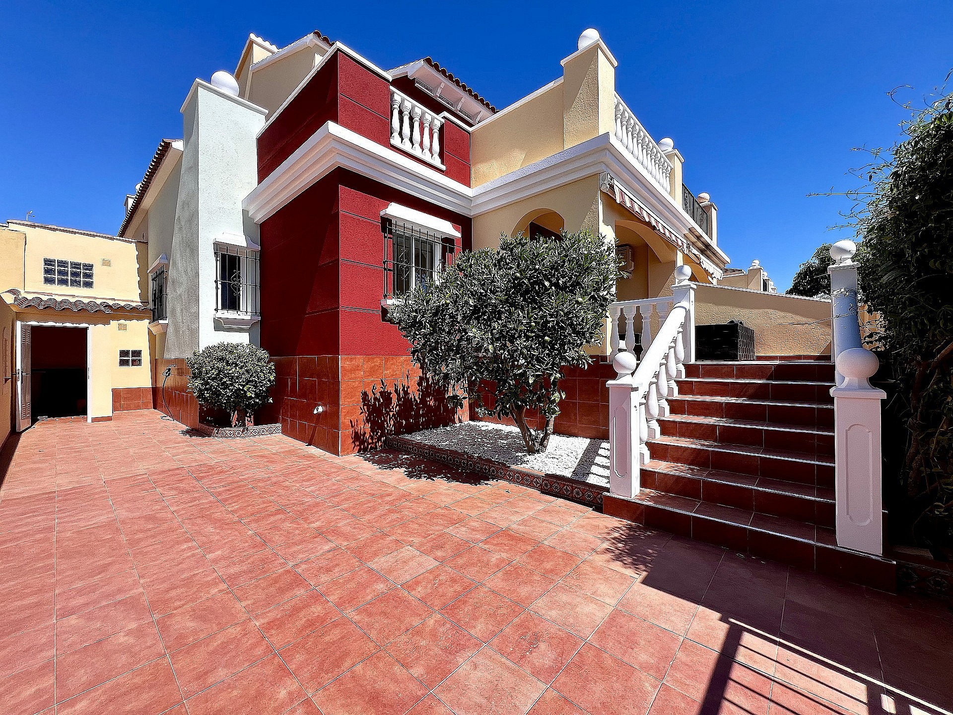 TOWNHOUSE - SHORT TERM RENTAL - Lotus Properties