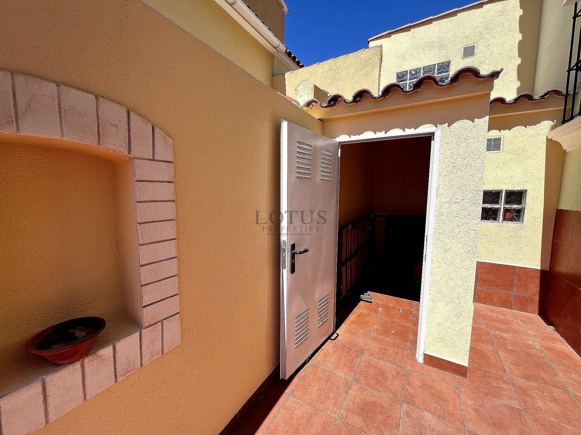 TOWNHOUSE - SHORT TERM RENTAL - Lotus Properties